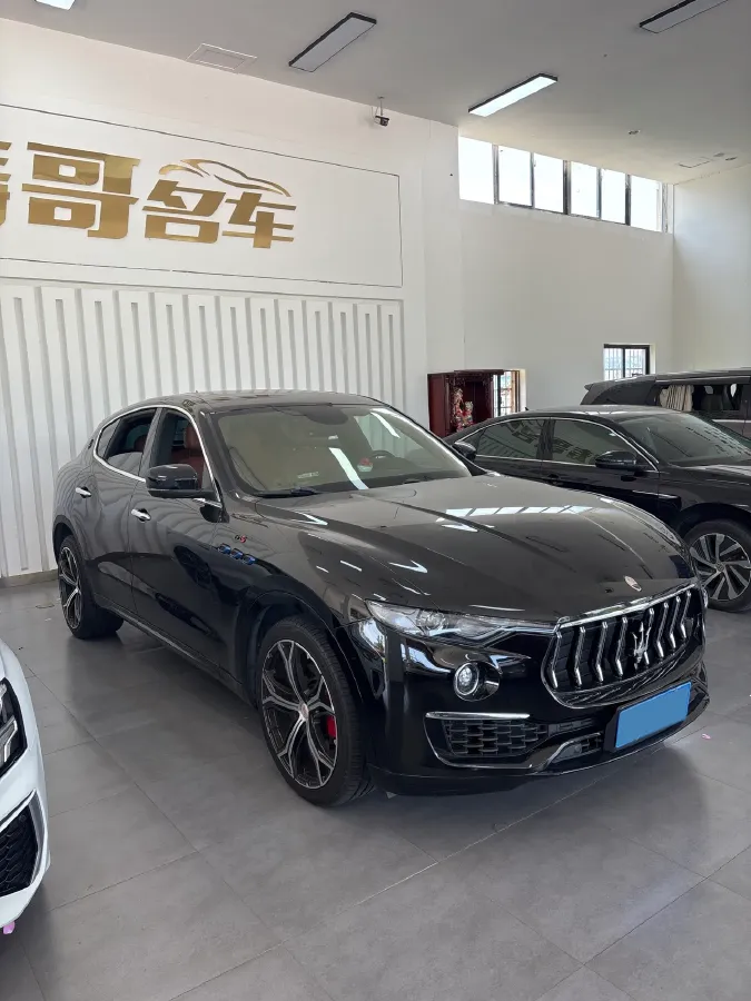 2022 Maserati Levante 2.0T 330HP L4 8AT,autocango,china used car exporter,china ev exporter,chinese used car exporter,chinese used ev exporter