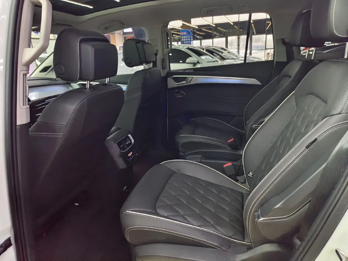 2021 Volkswagen Talagon 2.5T 299HP V6 7DCT,autocango,china used car exporter,china ev exporter,chinese used car exporter,chinese used ev exporter