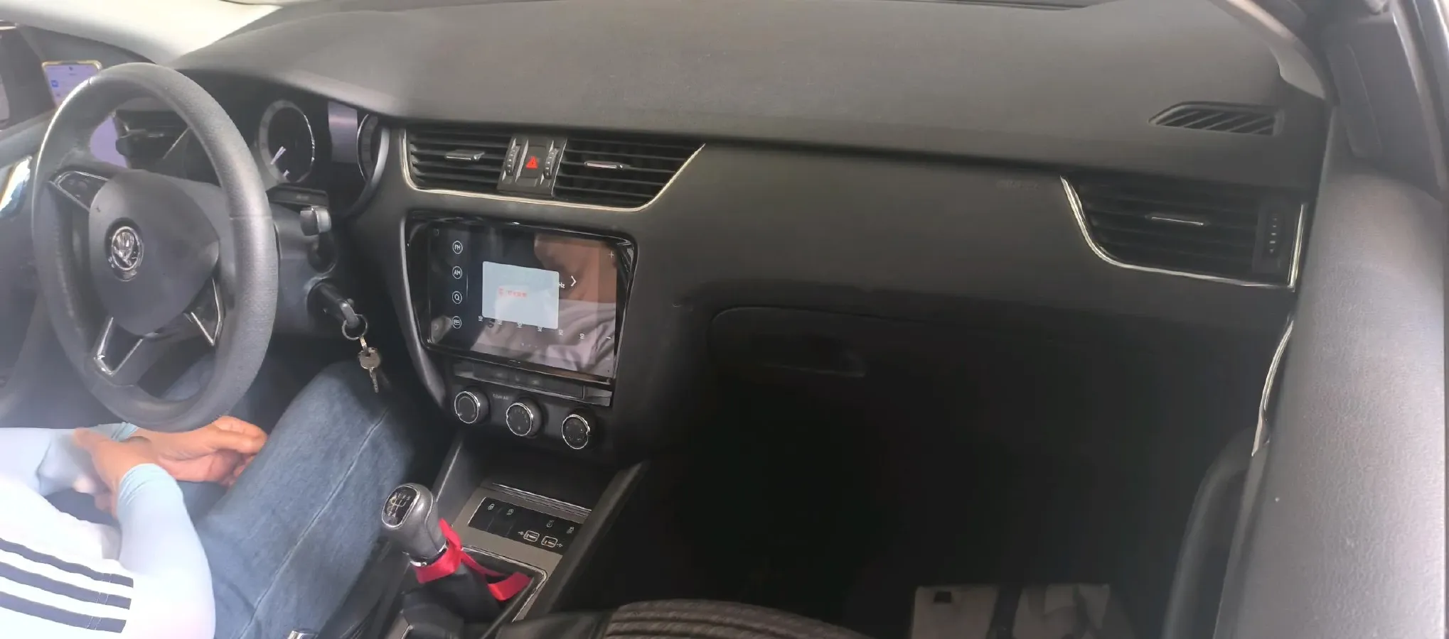 2019 Skoda Octavia 1.5L 113HP L4 5MT,autocango,china used car exporter,china ev exporter,chinese used car exporter,chinese used ev exporter