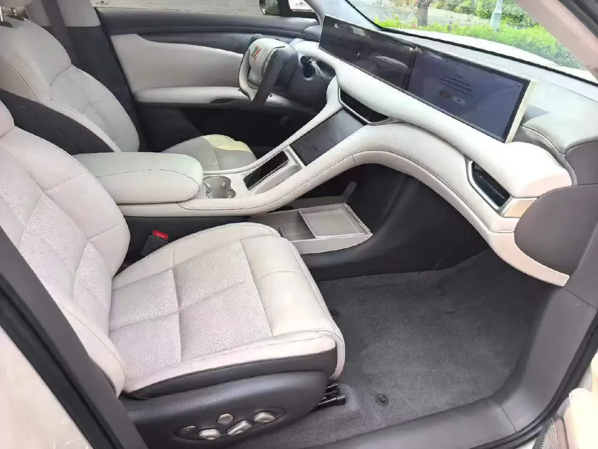 2025 IM LS6 BEV 83KWH,autocango,china used car exporter,china ev exporter,chinese used car exporter,chinese used ev exporter