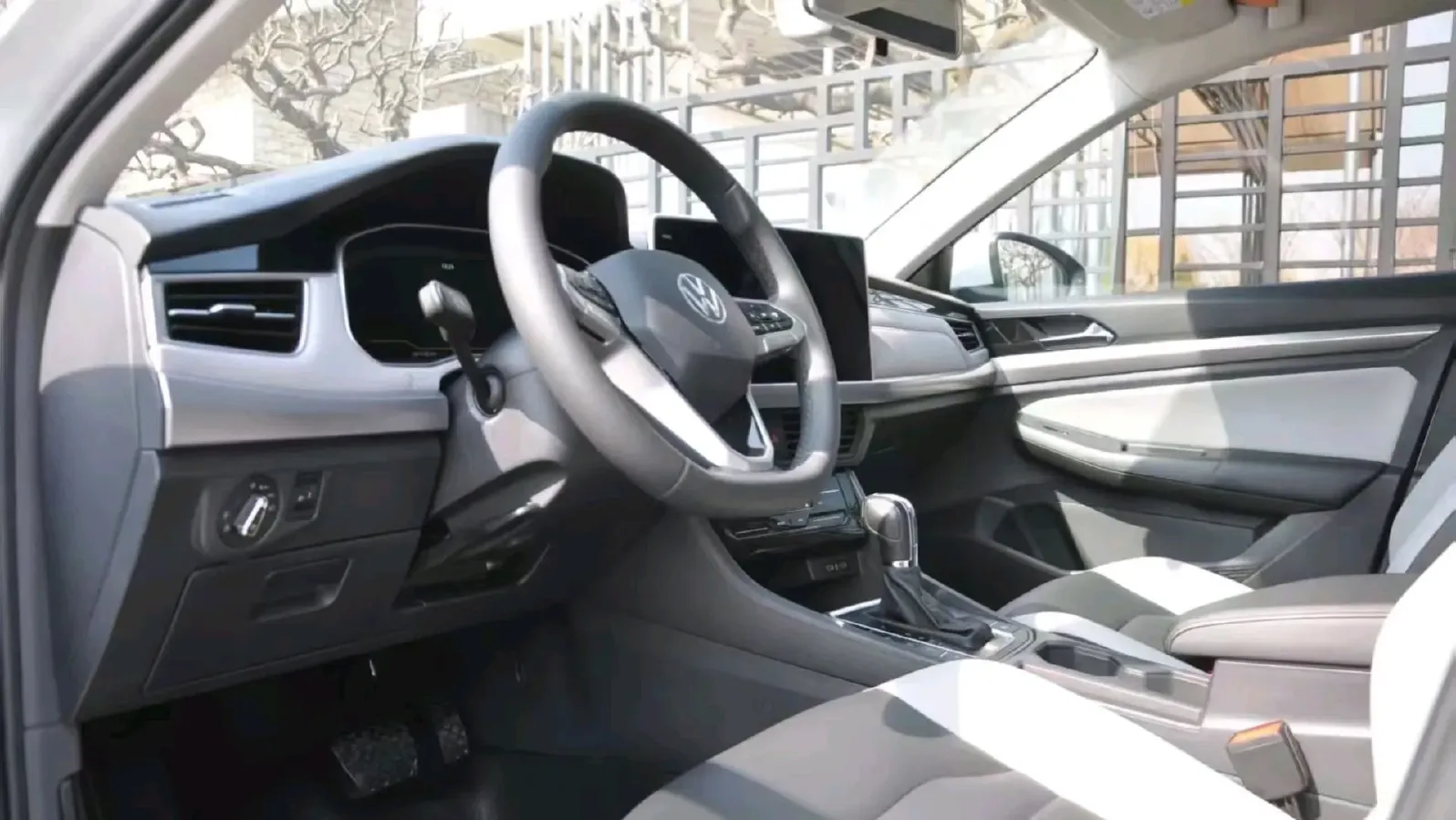 2023 Volkswagen Bora 1.5T 160HP L4 7DCT,autocango,china used car exporter,china ev exporter,chinese used car exporter,chinese used ev exporter