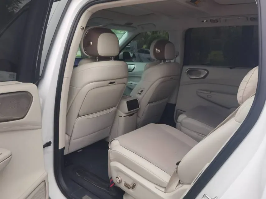 2025 LYNK&CO 900 2.0T 254HP L4 3DHT PHEV,autocango,china used car exporter,china ev exporter,chinese used car exporter,chinese used ev exporter