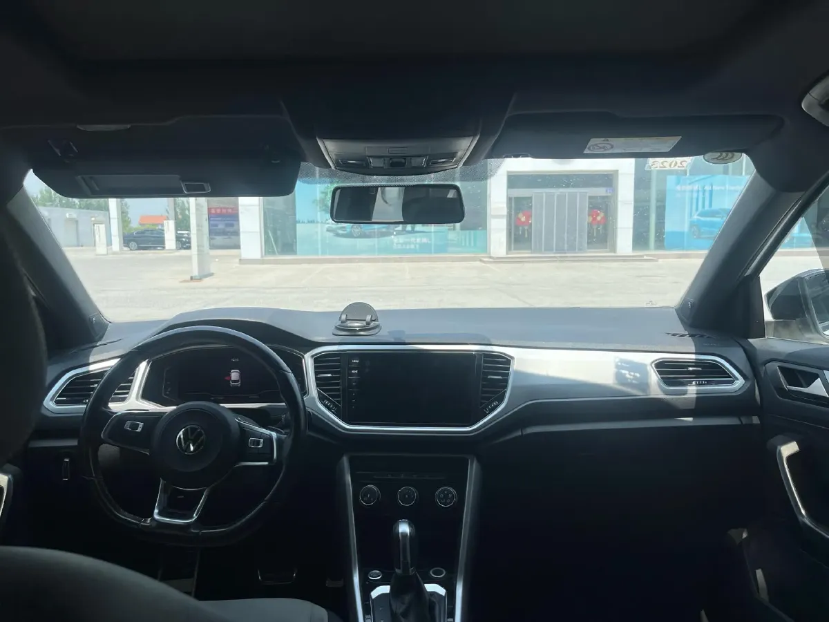 2022 Volkswagen T-Roc 1.4T 150HP L4 7DCT,autocango,china used car exporter,china ev exporter,chinese used car exporter,chinese used ev exporter
