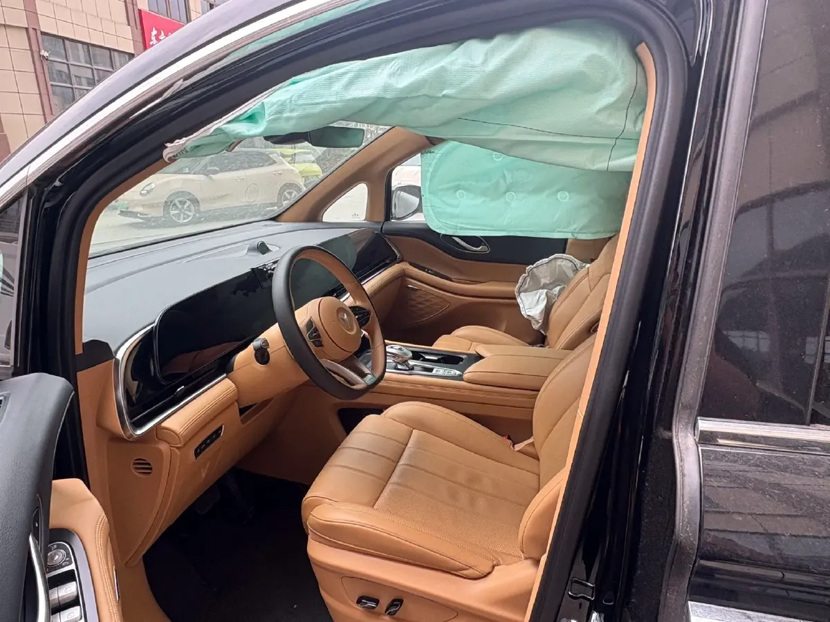 2022 Voyah Dream 1.5T 136HP L4 PHEV 25.57KWH,autocango,china used car exporter,china ev exporter,chinese used car exporter,chinese used ev exporter