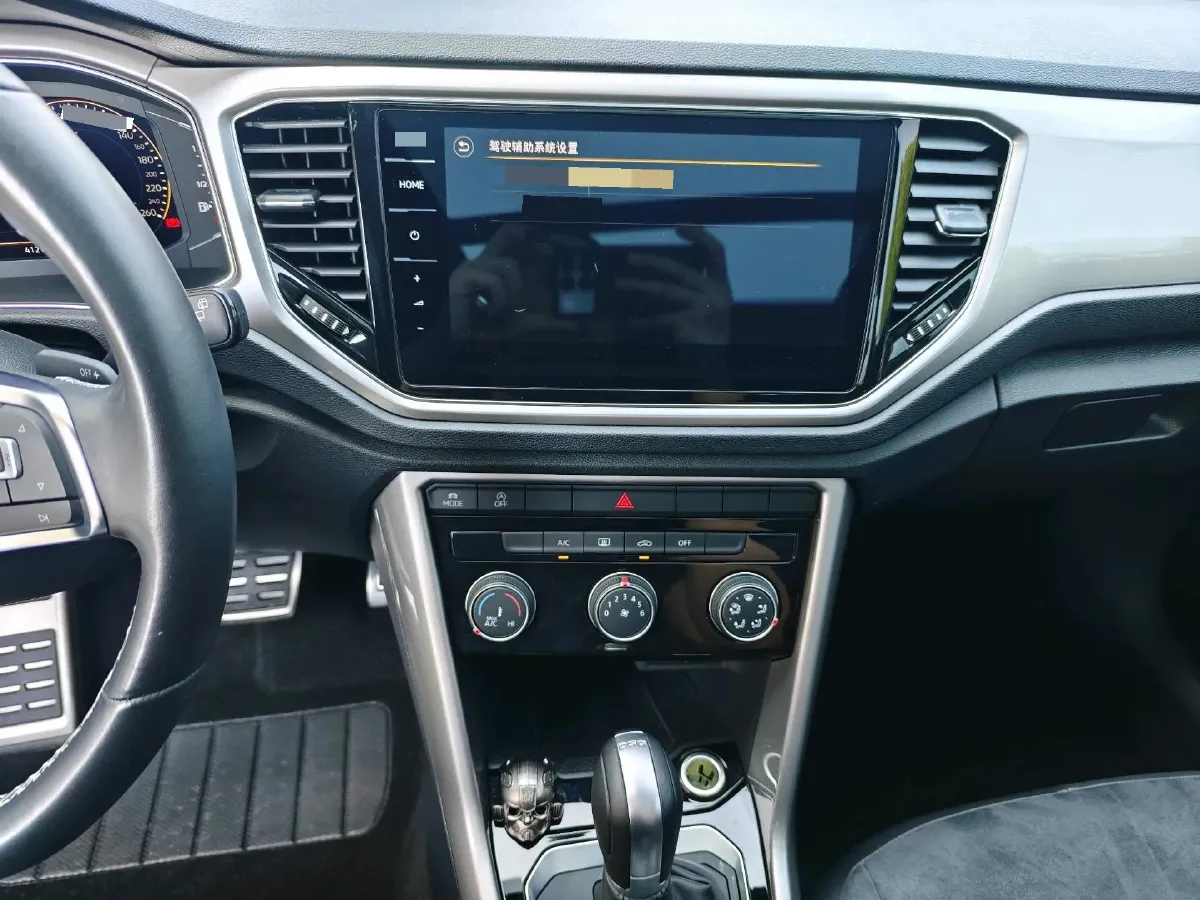 2022 Volkswagen T-Roc 1.4T 150HP L4 7DCT,autocango,china used car exporter,china ev exporter,chinese used car exporter,chinese used ev exporter