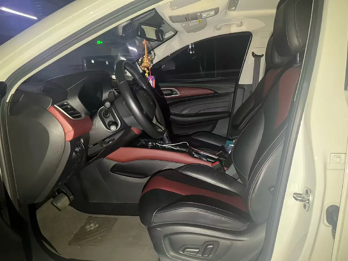 2019 Roewe i5 1.5T 169HP L4 7DCT,autocango,china used car exporter,china ev exporter,chinese used car exporter,chinese used ev exporter