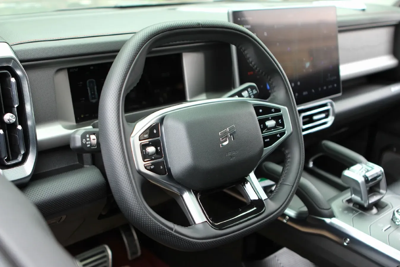 2025 Jetour Traveller 2.0T 254HP L4 8AT,autocango,china used car exporter,china ev exporter,chinese used car exporter,chinese used ev exporter