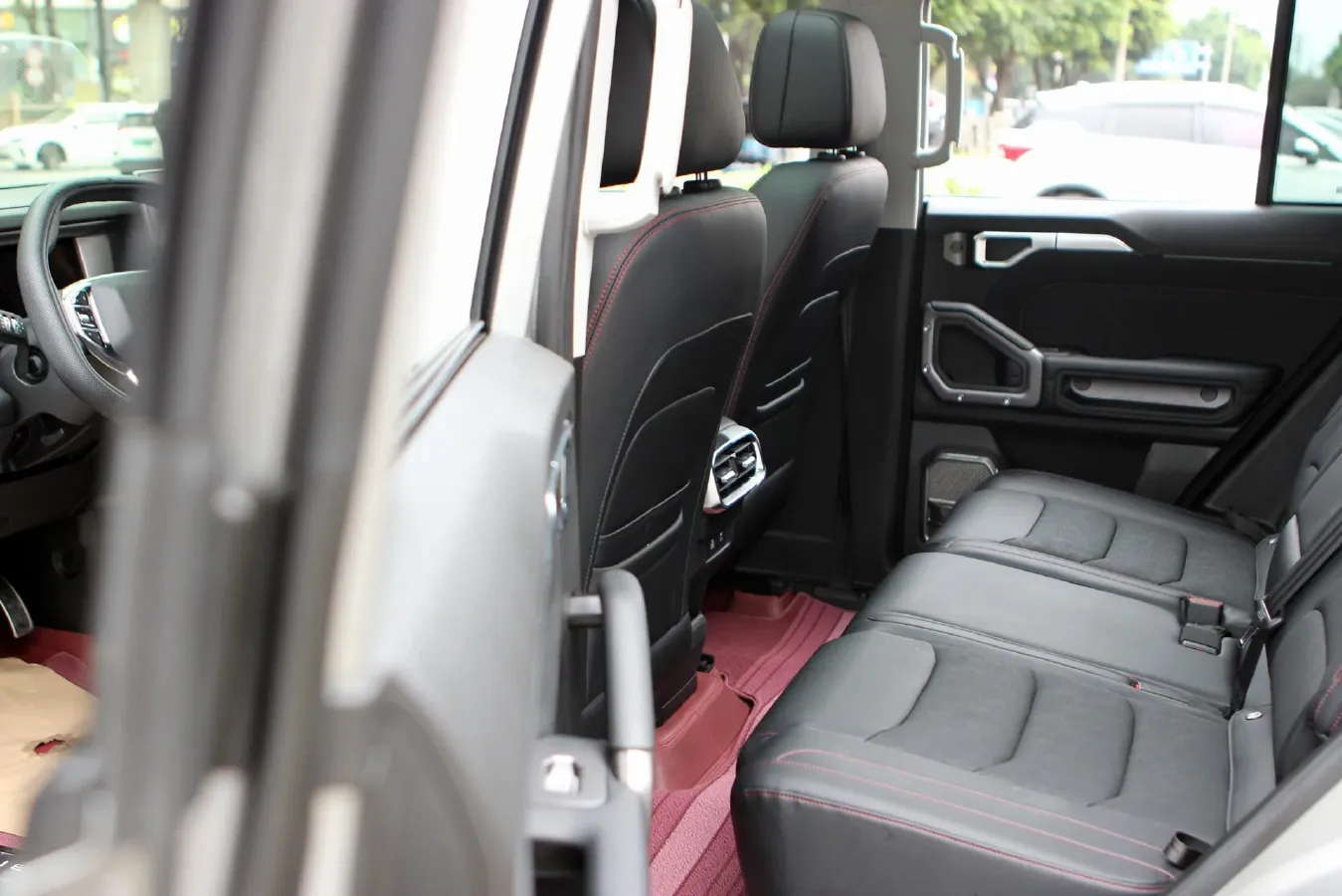 2025 Jetour Traveller 2.0T 254HP L4 8AT,autocango,china used car exporter,china ev exporter,chinese used car exporter,chinese used ev exporter