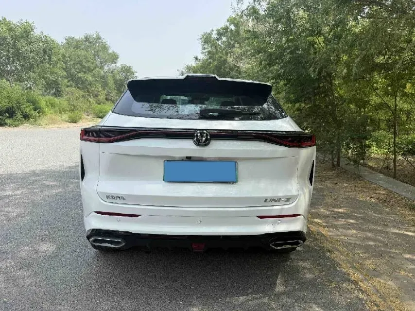 2024 ChangAn UNI-Z 1.5L 98HP L4 E-CVT PHEV 18.4KWH,autocango,china used car exporter,china ev exporter,chinese used car exporter,chinese used ev exporter