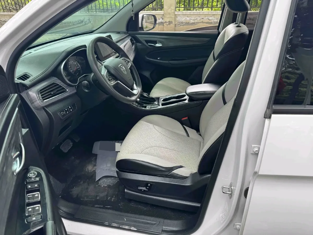 2019 BaoJun 730 1.5T 147HP L4 CVT,autocango,china used car exporter,china ev exporter,chinese used car exporter,chinese used ev exporter