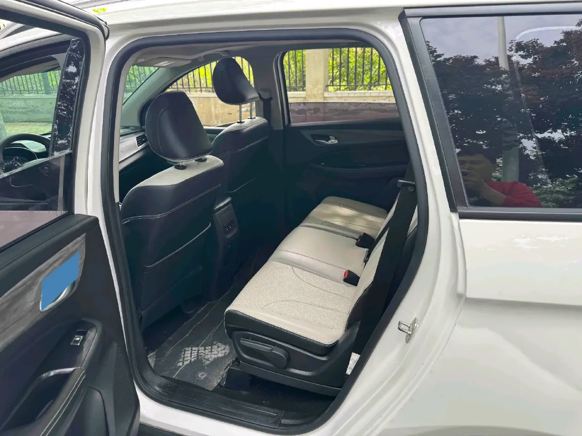 2019 BaoJun 730 1.5T 147HP L4 CVT,autocango,china used car exporter,china ev exporter,chinese used car exporter,chinese used ev exporter