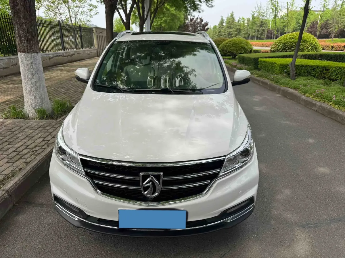 2019 BaoJun 730 1.5T 147HP L4 CVT,autocango,china used car exporter,china ev exporter,chinese used car exporter,chinese used ev exporter