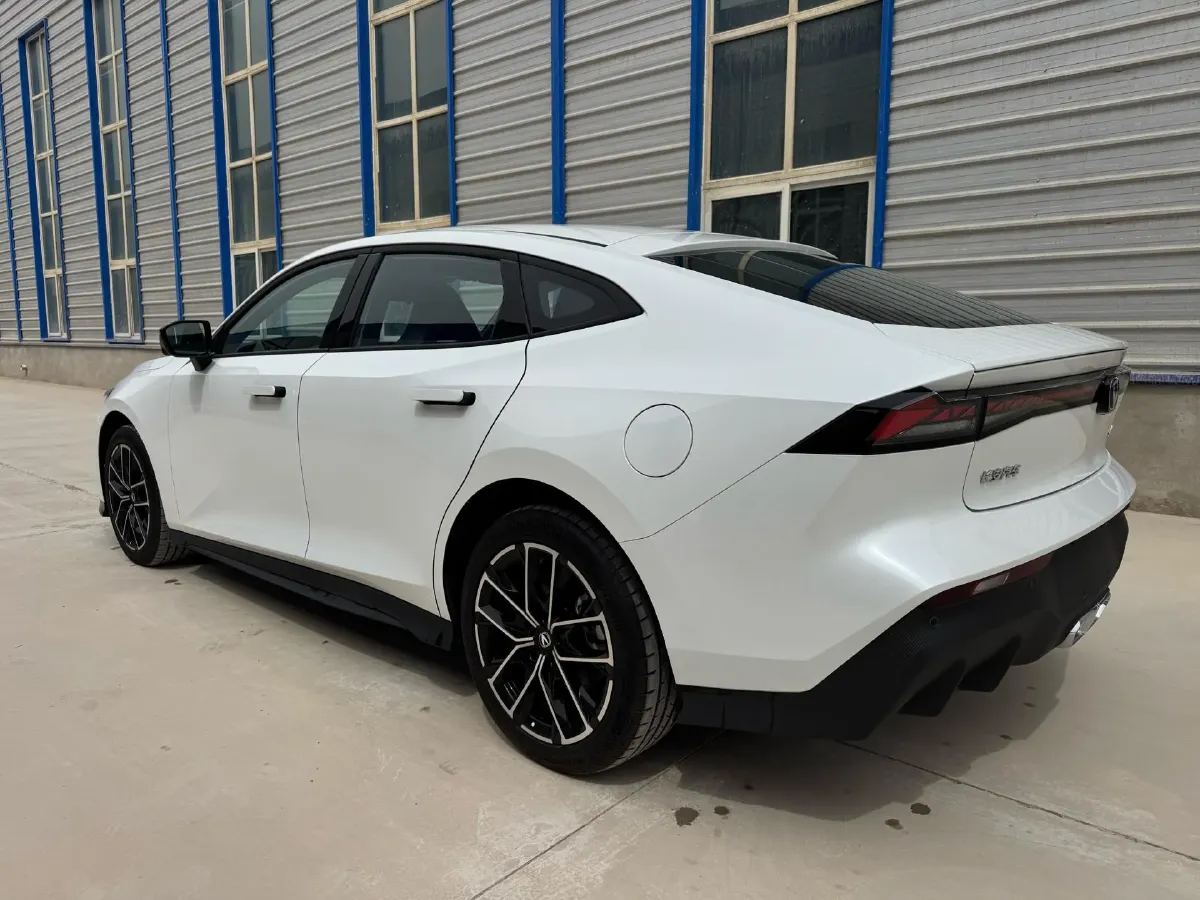 2024 ChangAn UNI-V iDD 1.5L 110HP L4 E-CVT PHEV 18.99KWH,autocango,china used car exporter,china ev exporter,chinese used car exporter,chinese used ev exporter