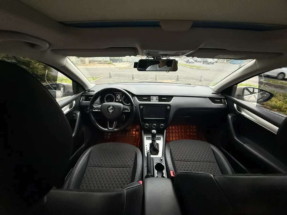 2018 Skoda Octavia 1.2T 116HP L4 7DCT,autocango,china used car exporter,china ev exporter,chinese used car exporter,chinese used ev exporter