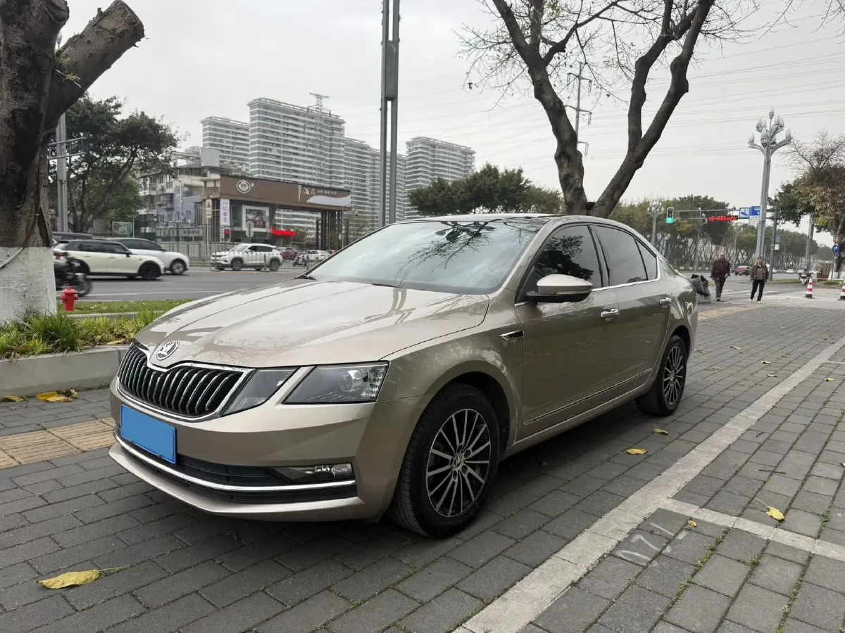 2018 Skoda Octavia 1.2T 116HP L4 7DCT,autocango,china used car exporter,china ev exporter,chinese used car exporter,chinese used ev exporter