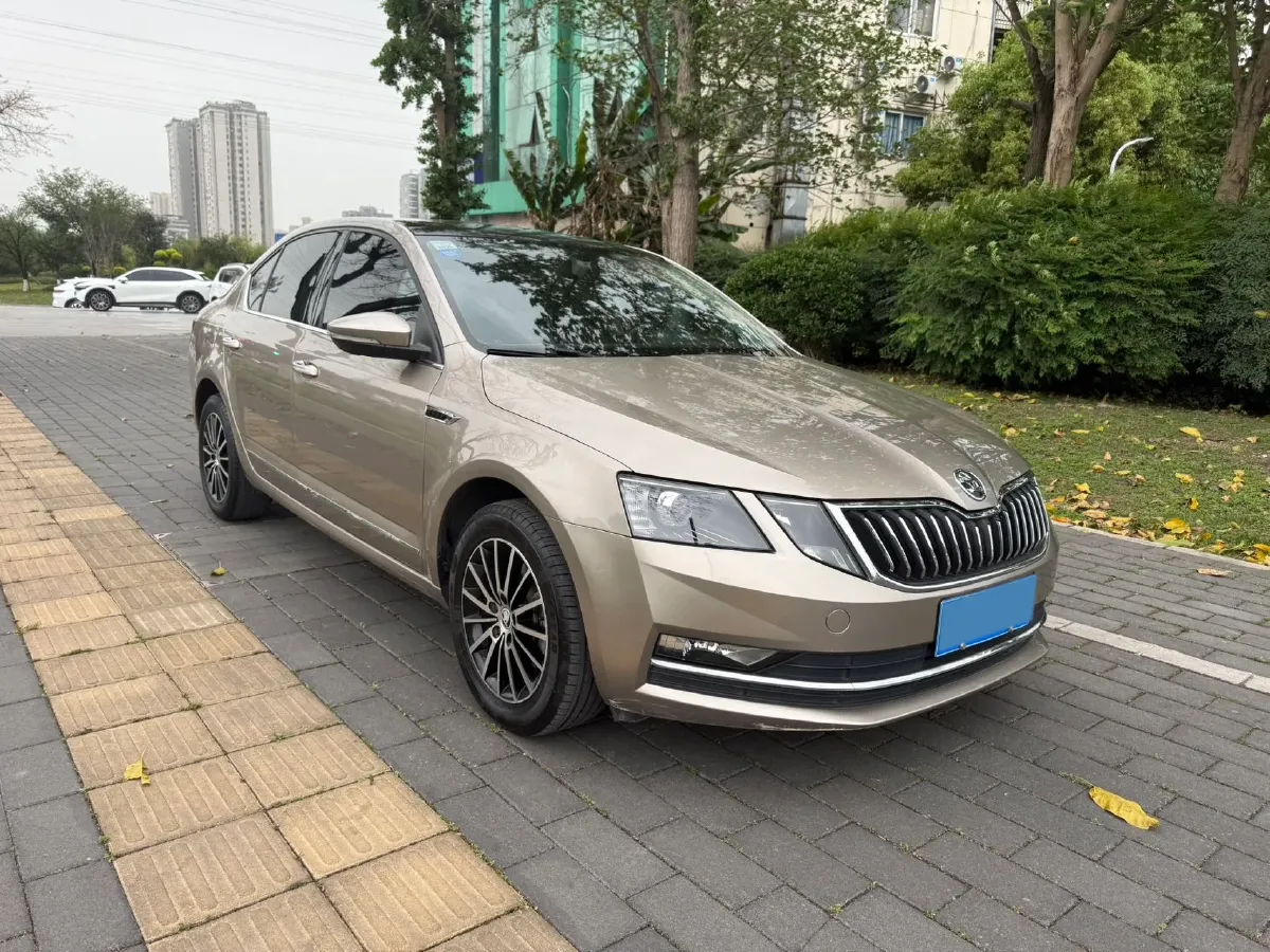 2018 Skoda Octavia 1.2T 116HP L4 7DCT,autocango,china used car exporter,china ev exporter,chinese used car exporter,chinese used ev exporter