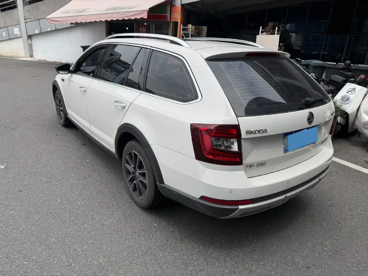 2018 Skoda Octavia 1.2T 116HP L4 7DCT,autocango,china used car exporter,china ev exporter,chinese used car exporter,chinese used ev exporter