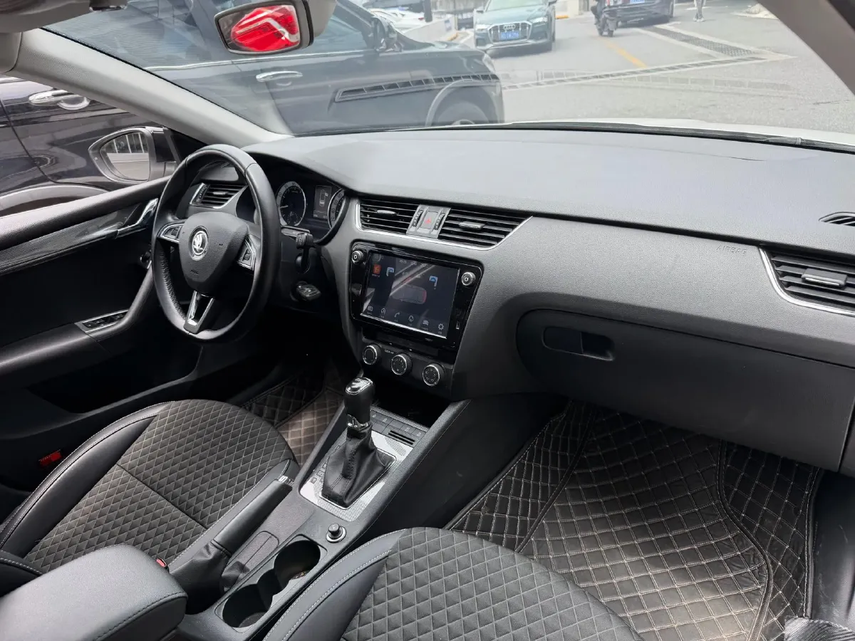 2018 Skoda Octavia 1.2T 116HP L4 7DCT,autocango,china used car exporter,china ev exporter,chinese used car exporter,chinese used ev exporter
