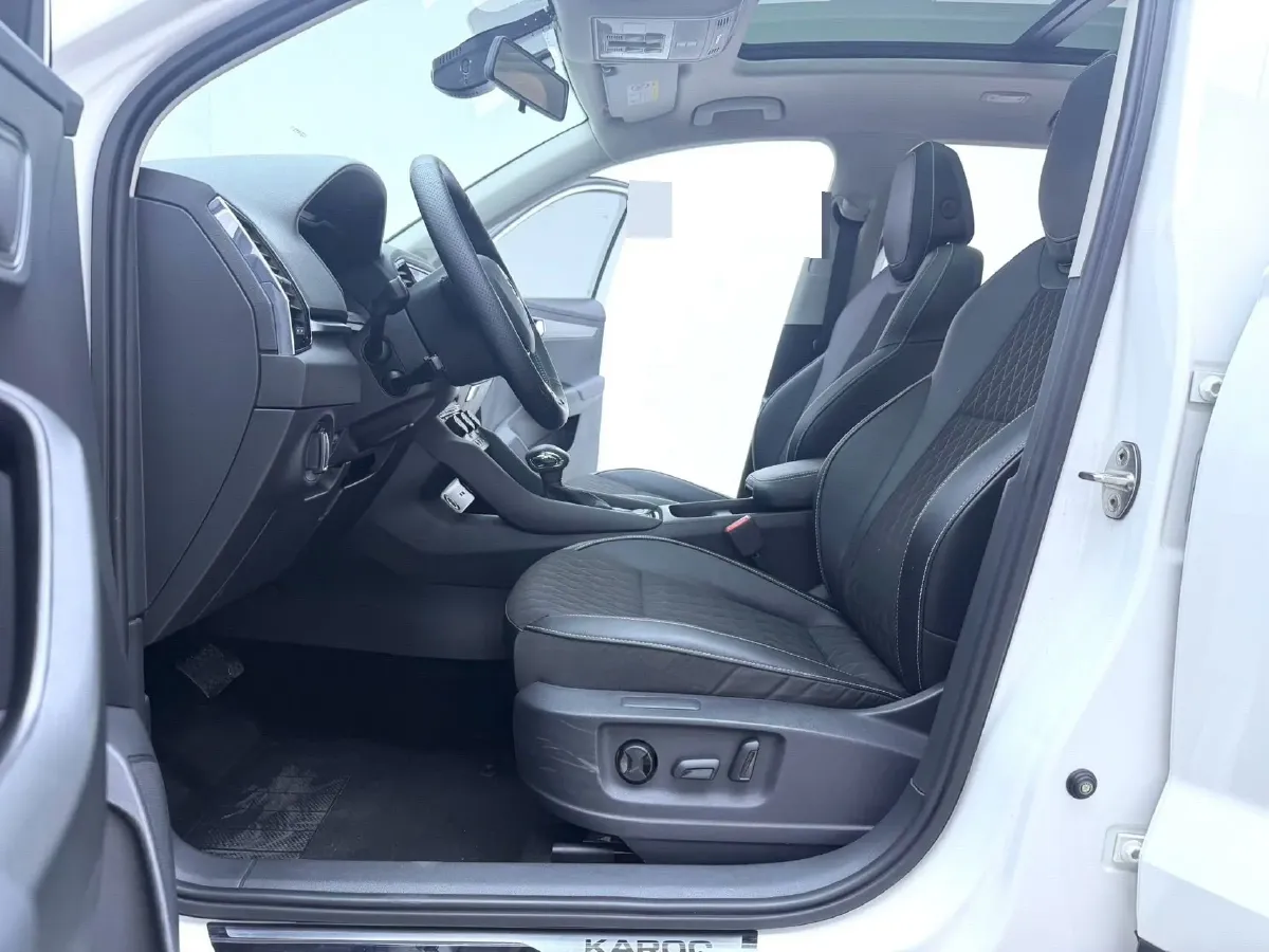 2021 Skoda Karoq 1.4T 150HP L4 7DCT,autocango,china used car exporter,china ev exporter,chinese used car exporter,chinese used ev exporter