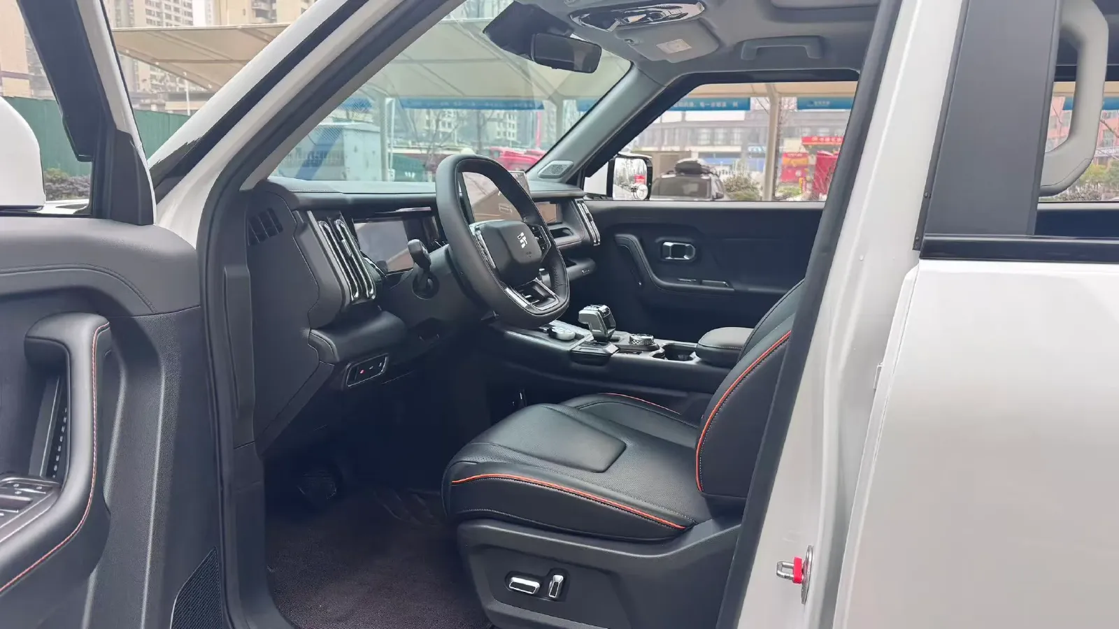 2025 MAXUS XinTu V70 2.0T 150HP L4 9AT,autocango,china used car exporter,china ev exporter,chinese used car exporter,chinese used ev exporter