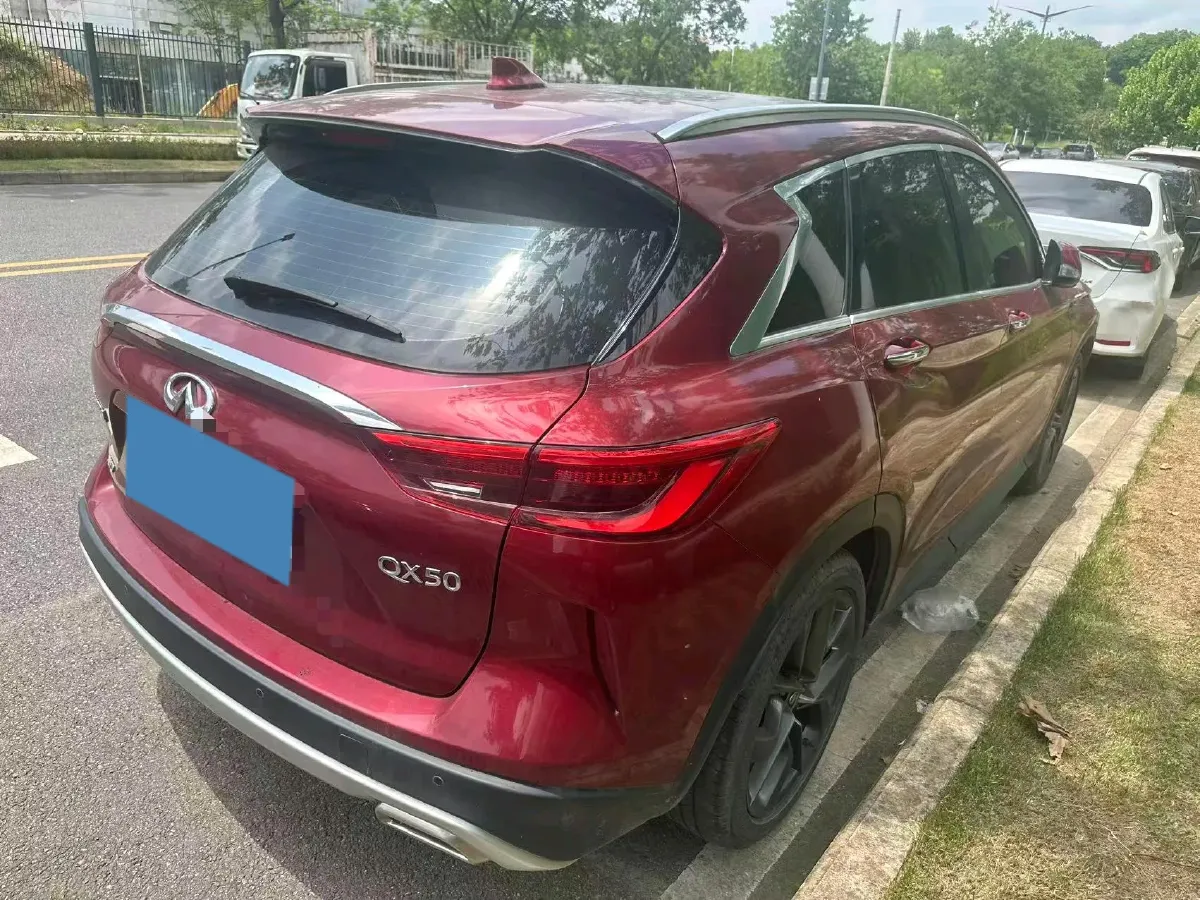 2022 Infiniti QX50 2.0T 261HP L4 CVT,autocango,china used car exporter,china ev exporter,chinese used car exporter,chinese used ev exporter