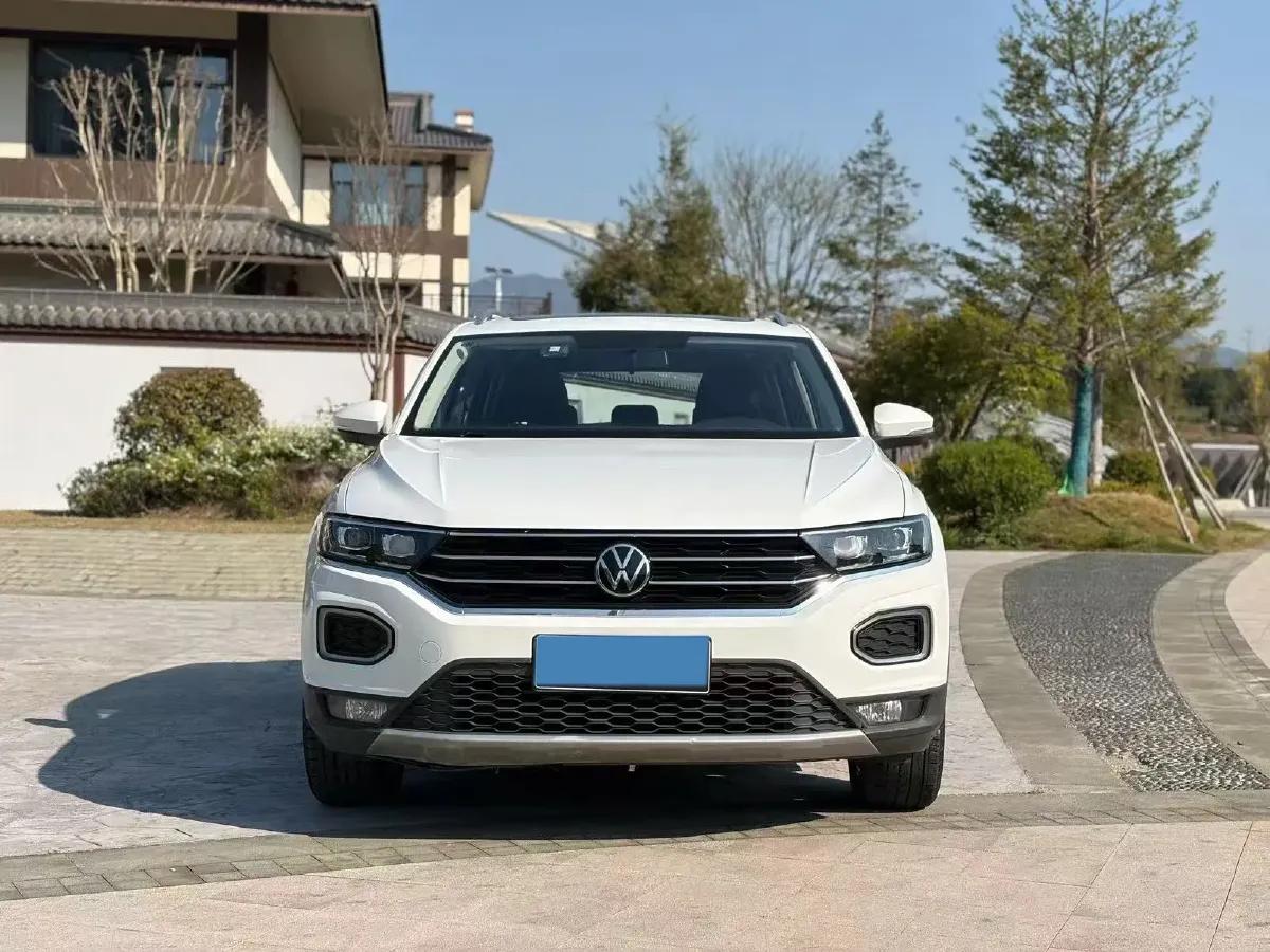 2022 Volkswagen T-Roc 1.4T 150HP L4 7DCT,autocango,china used car exporter,china ev exporter,chinese used car exporter,chinese used ev exporter