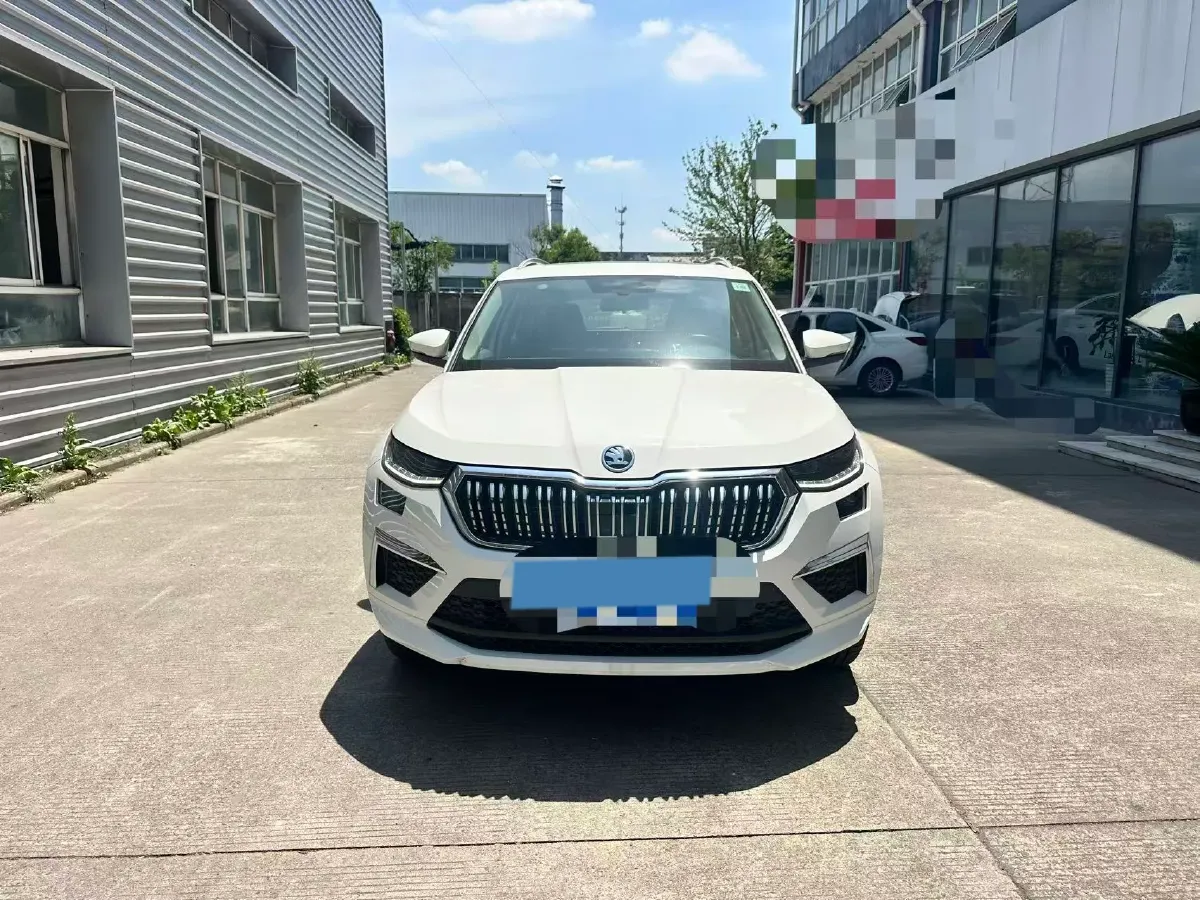 2022 Skoda Kodiak 2.0T 186HP L4 7DCT,autocango,china used car exporter,china ev exporter,chinese used car exporter,chinese used ev exporter