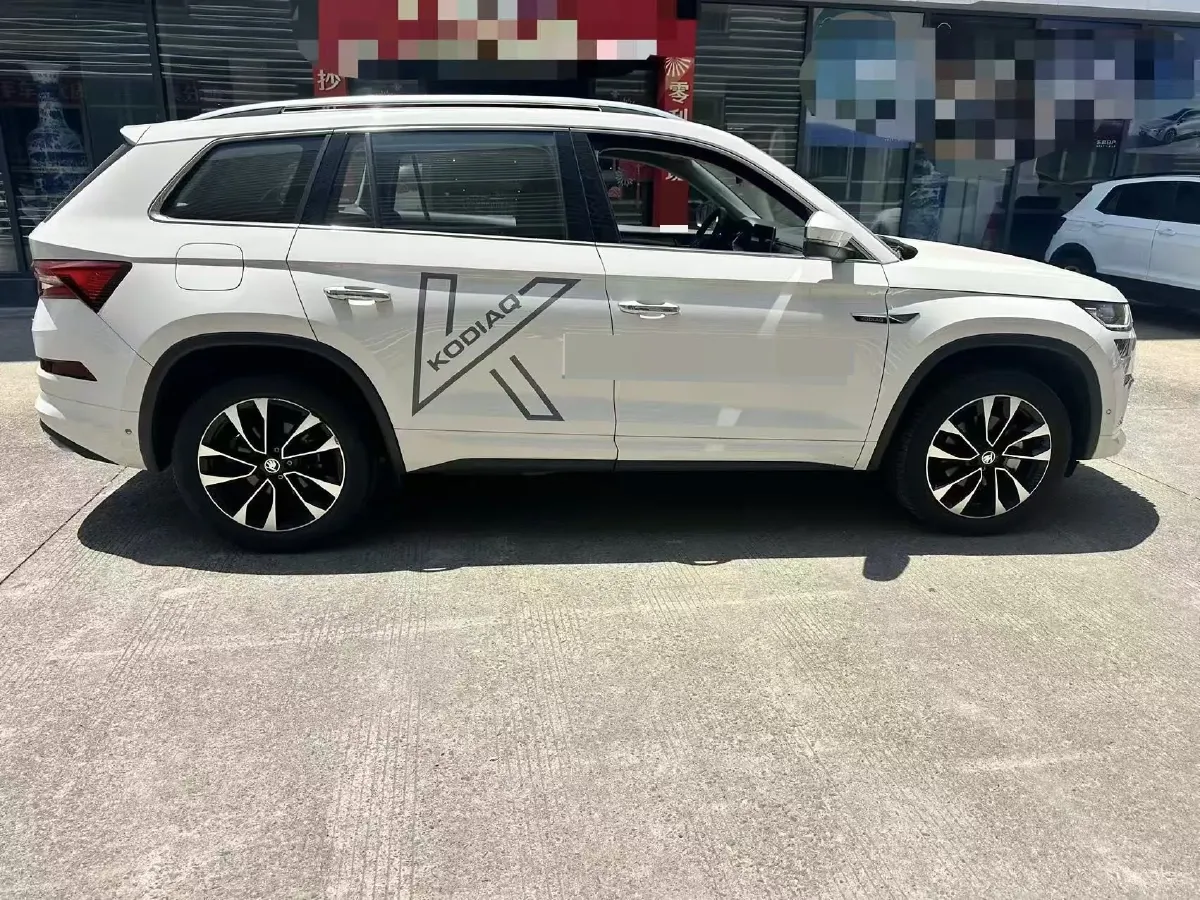 2022 Skoda Kodiak 2.0T 186HP L4 7DCT,autocango,china used car exporter,china ev exporter,chinese used car exporter,chinese used ev exporter