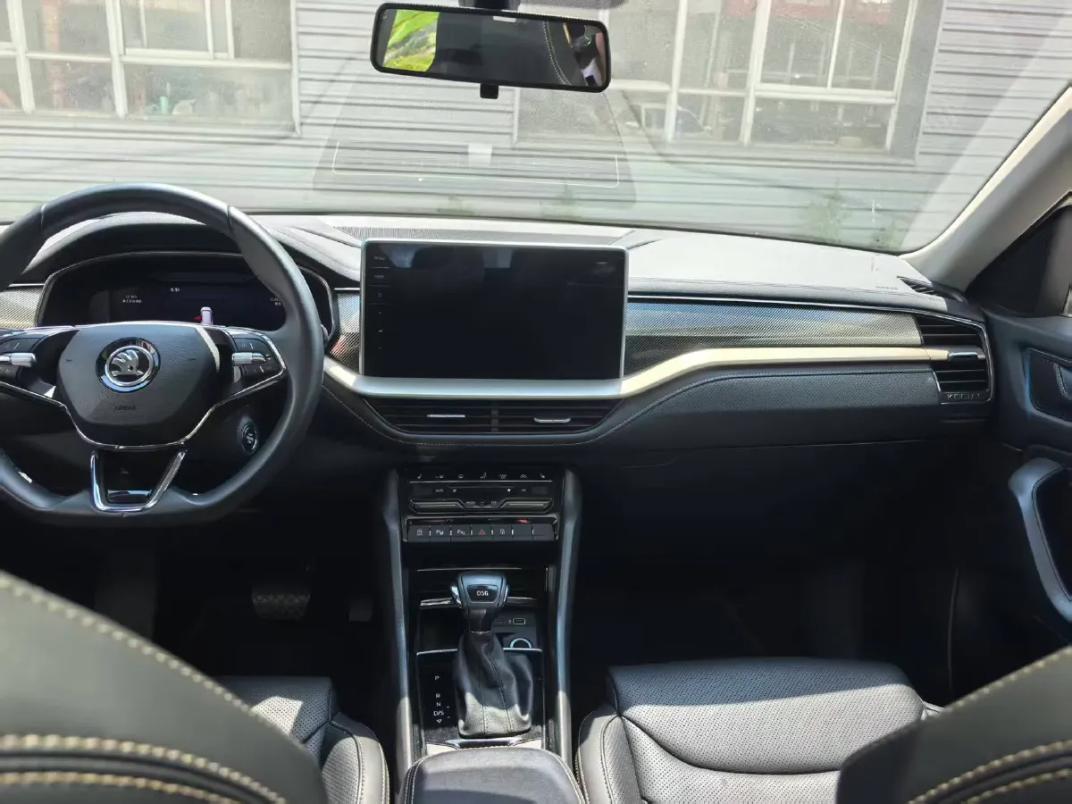 2022 Skoda Kodiak 2.0T 186HP L4 7DCT,autocango,china used car exporter,china ev exporter,chinese used car exporter,chinese used ev exporter