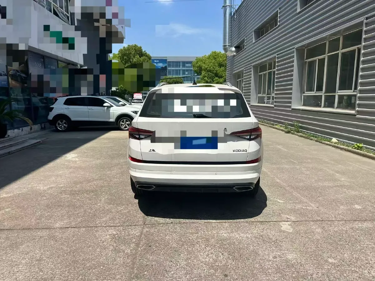 2022 Skoda Kodiak 2.0T 186HP L4 7DCT,autocango,china used car exporter,china ev exporter,chinese used car exporter,chinese used ev exporter