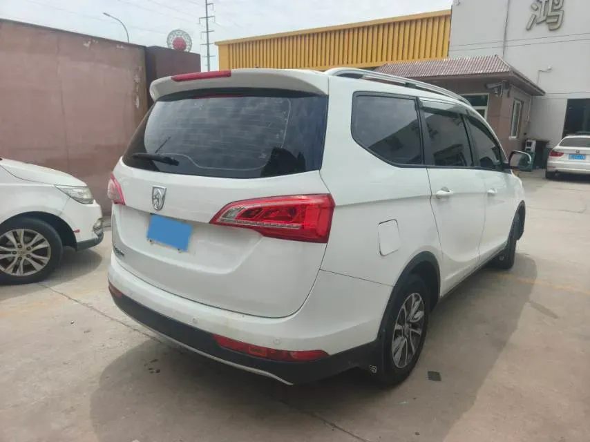 2017 BaoJun 730 1.5T 150HP L4 6MT,autocango,china used car exporter,china ev exporter,chinese used car exporter,chinese used ev exporter