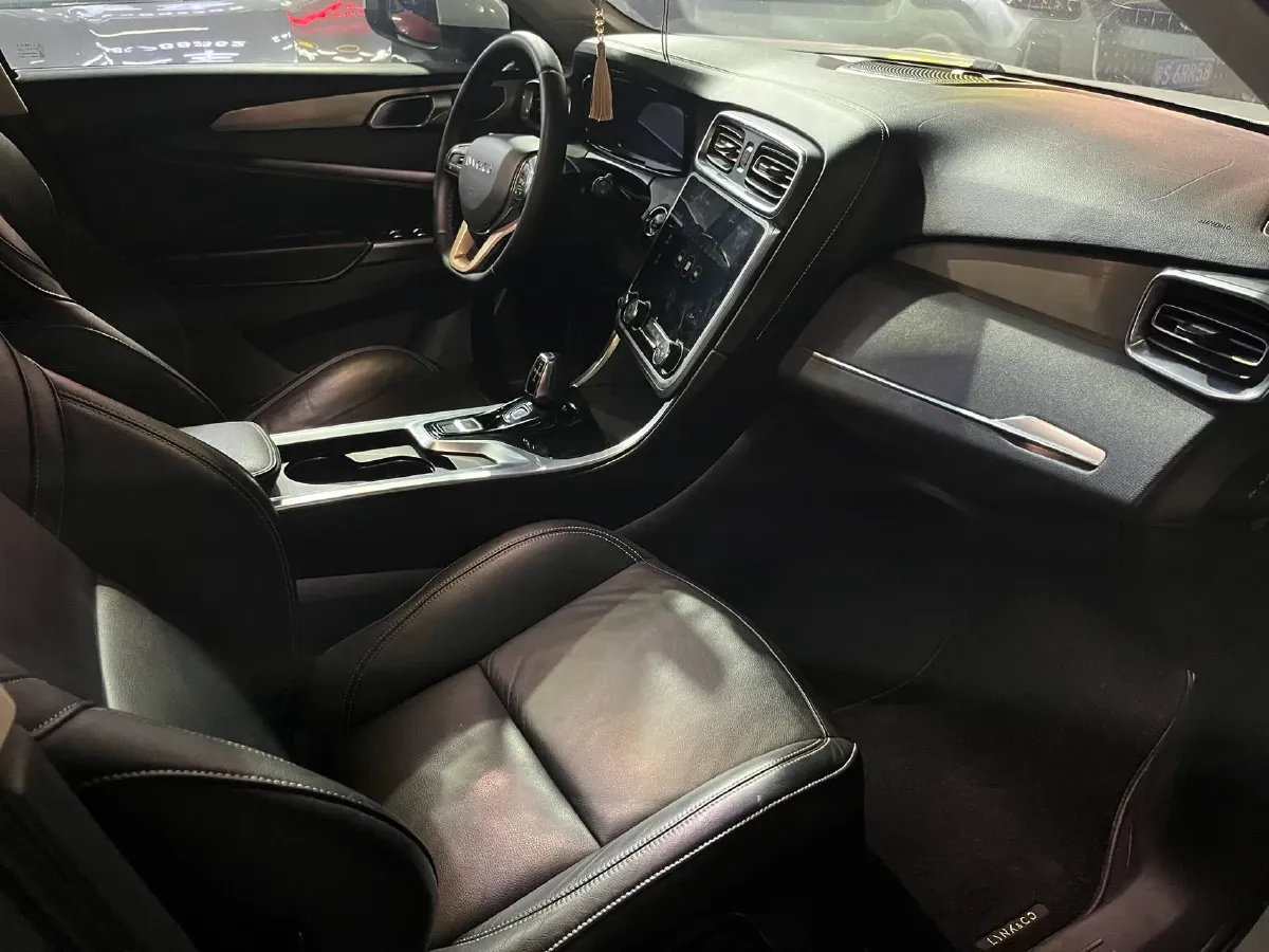 2017 Zotye SR9 2.0T 190HP L4 6DCT,autocango,china used car exporter,china ev exporter,chinese used car exporter,chinese used ev exporter