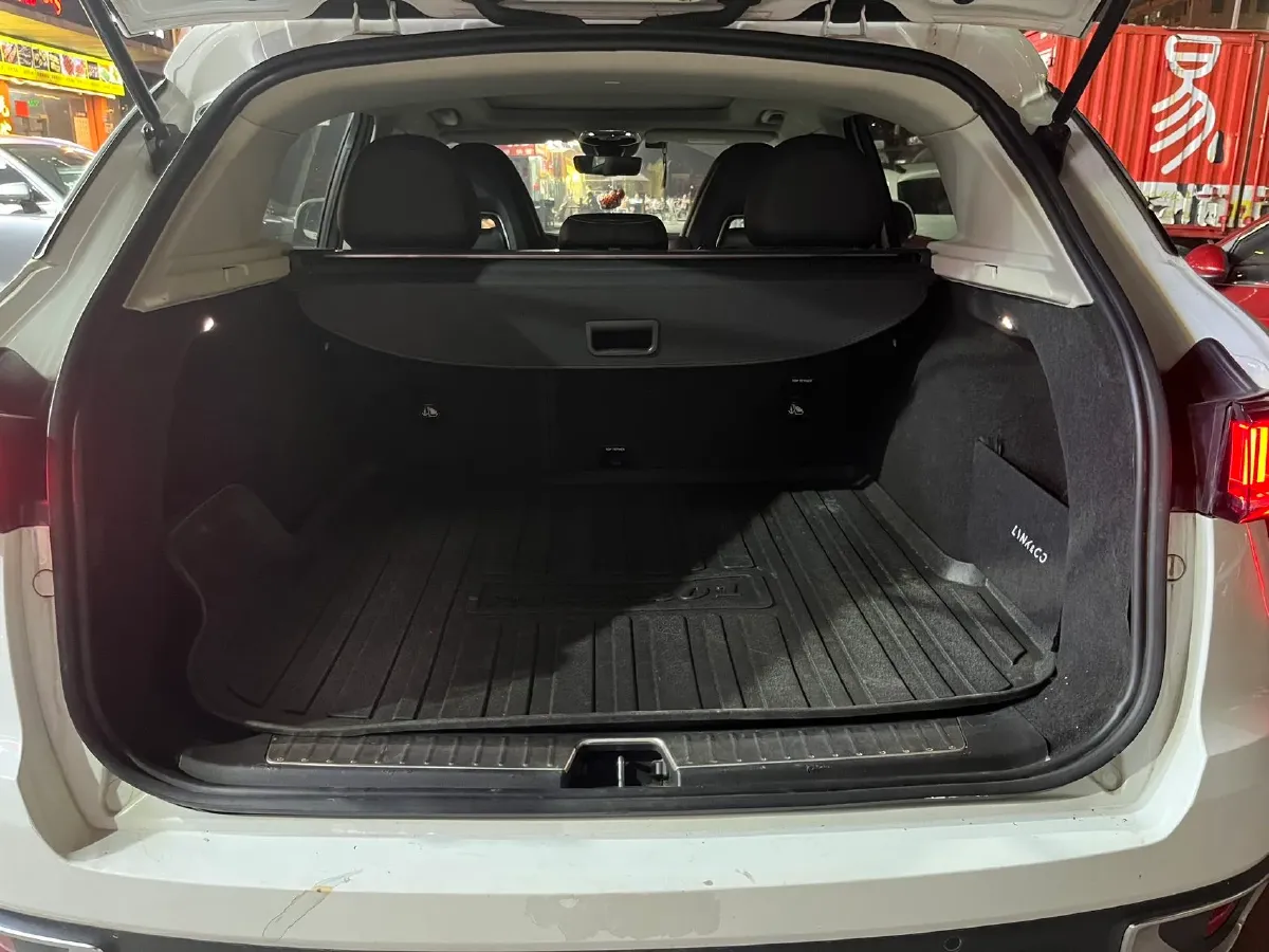 2017 Zotye SR9 2.0T 190HP L4 6DCT,autocango,china used car exporter,china ev exporter,chinese used car exporter,chinese used ev exporter