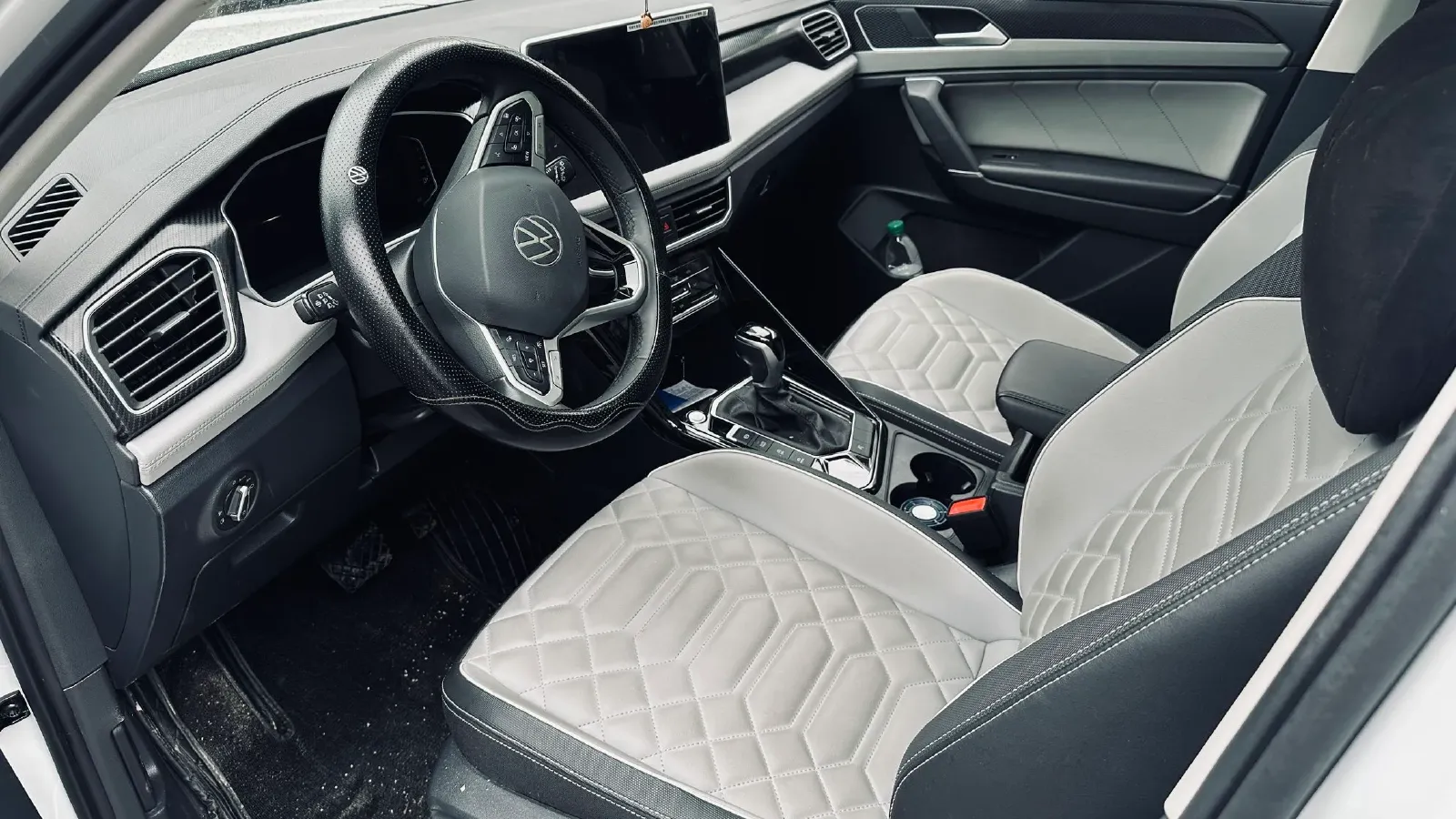 2025 Volkswagen Tayron 2.0T 186HP L4 7DCT,autocango,china used car exporter,china ev exporter,chinese used car exporter,chinese used ev exporter
