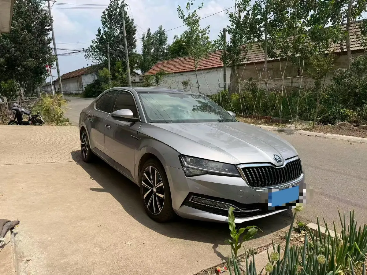 2019 Skoda Superb 2.0T 186HP L4 7DCT,autocango,china used car exporter,china ev exporter,chinese used car exporter,chinese used ev exporter