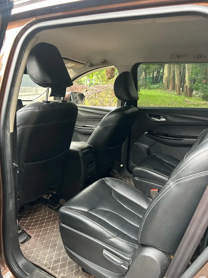 2019 BaoJun 730 1.5L 112HP L4 6MT,autocango,china used car exporter,china ev exporter,chinese used car exporter,chinese used ev exporter