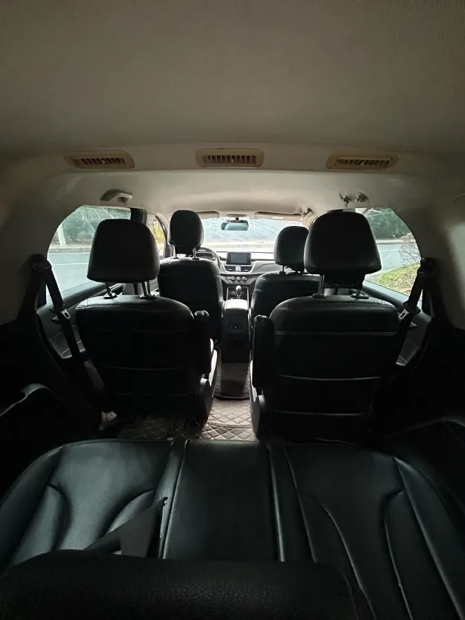 2019 BaoJun 730 1.5L 112HP L4 6MT,autocango,china used car exporter,china ev exporter,chinese used car exporter,chinese used ev exporter