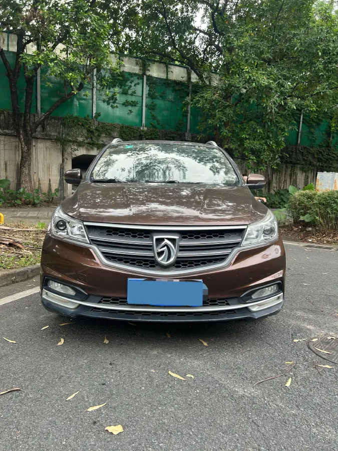 2019 BaoJun 730 1.5L 112HP L4 6MT,autocango,china used car exporter,china ev exporter,chinese used car exporter,chinese used ev exporter