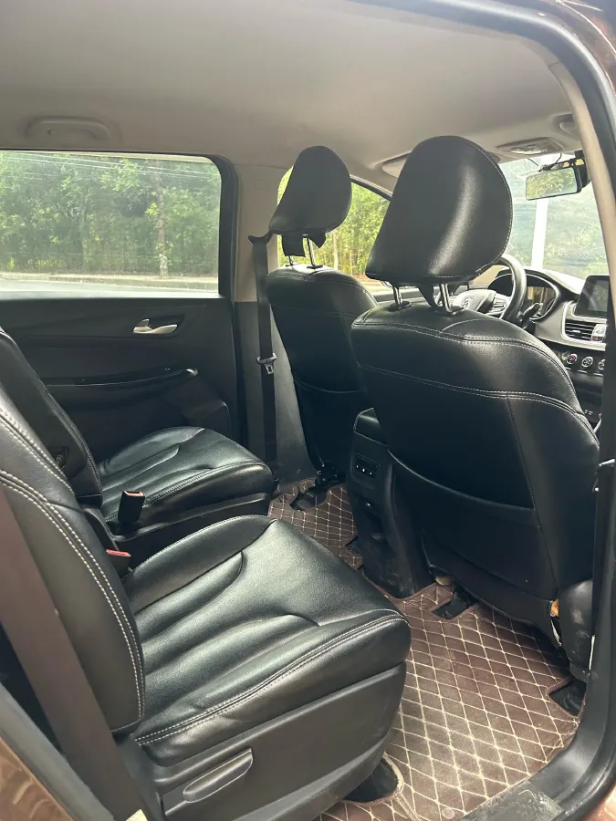 2019 BaoJun 730 1.5L 112HP L4 6MT,autocango,china used car exporter,china ev exporter,chinese used car exporter,chinese used ev exporter