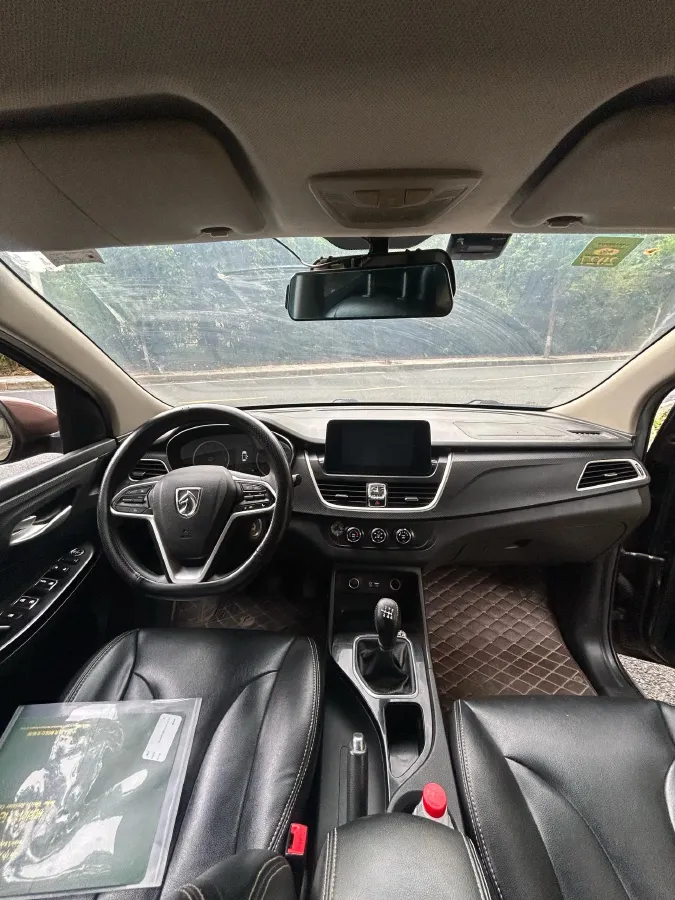 2019 BaoJun 730 1.5L 112HP L4 6MT,autocango,china used car exporter,china ev exporter,chinese used car exporter,chinese used ev exporter