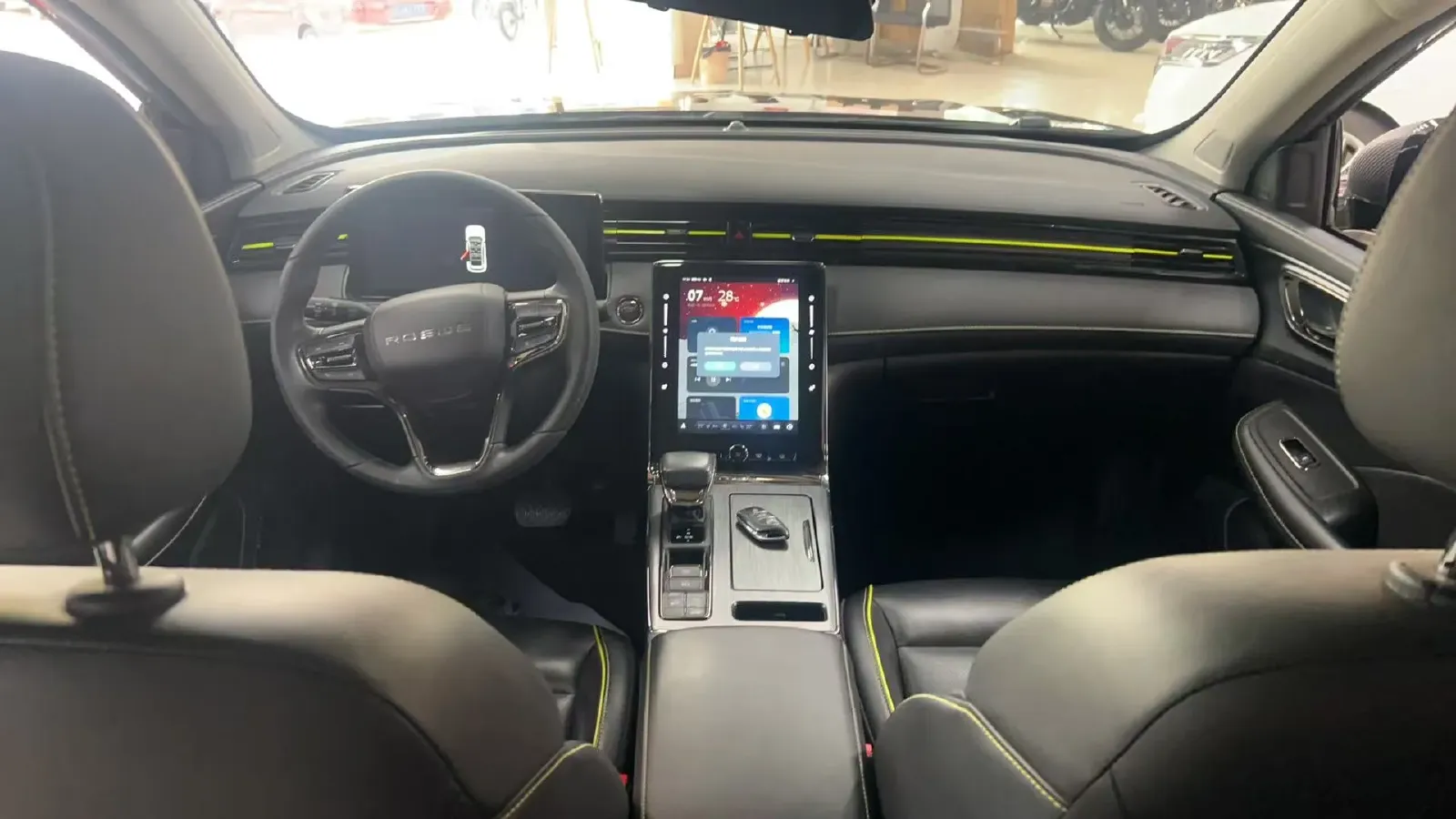 2021 Roewe RX5 1.5T 181HP L4 7DCT,autocango,china used car exporter,china ev exporter,chinese used car exporter,chinese used ev exporter