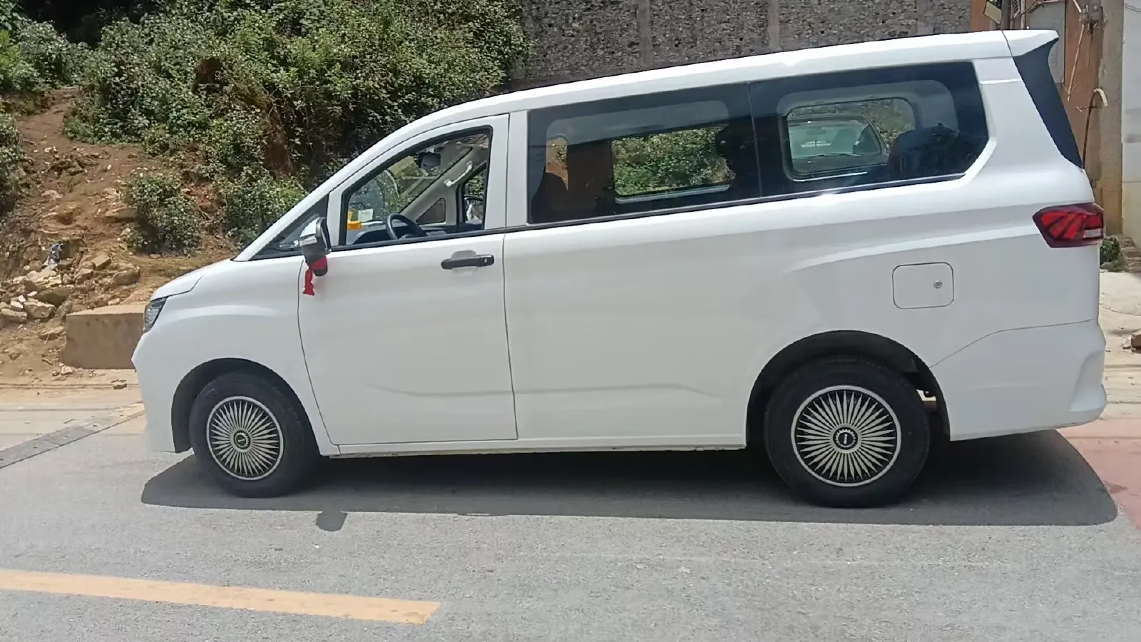 2023 BAW RuiSheng Trump M7 1.6L 124HP L4 5MT,autocango,china used car exporter,china ev exporter,chinese used car exporter,chinese used ev exporter