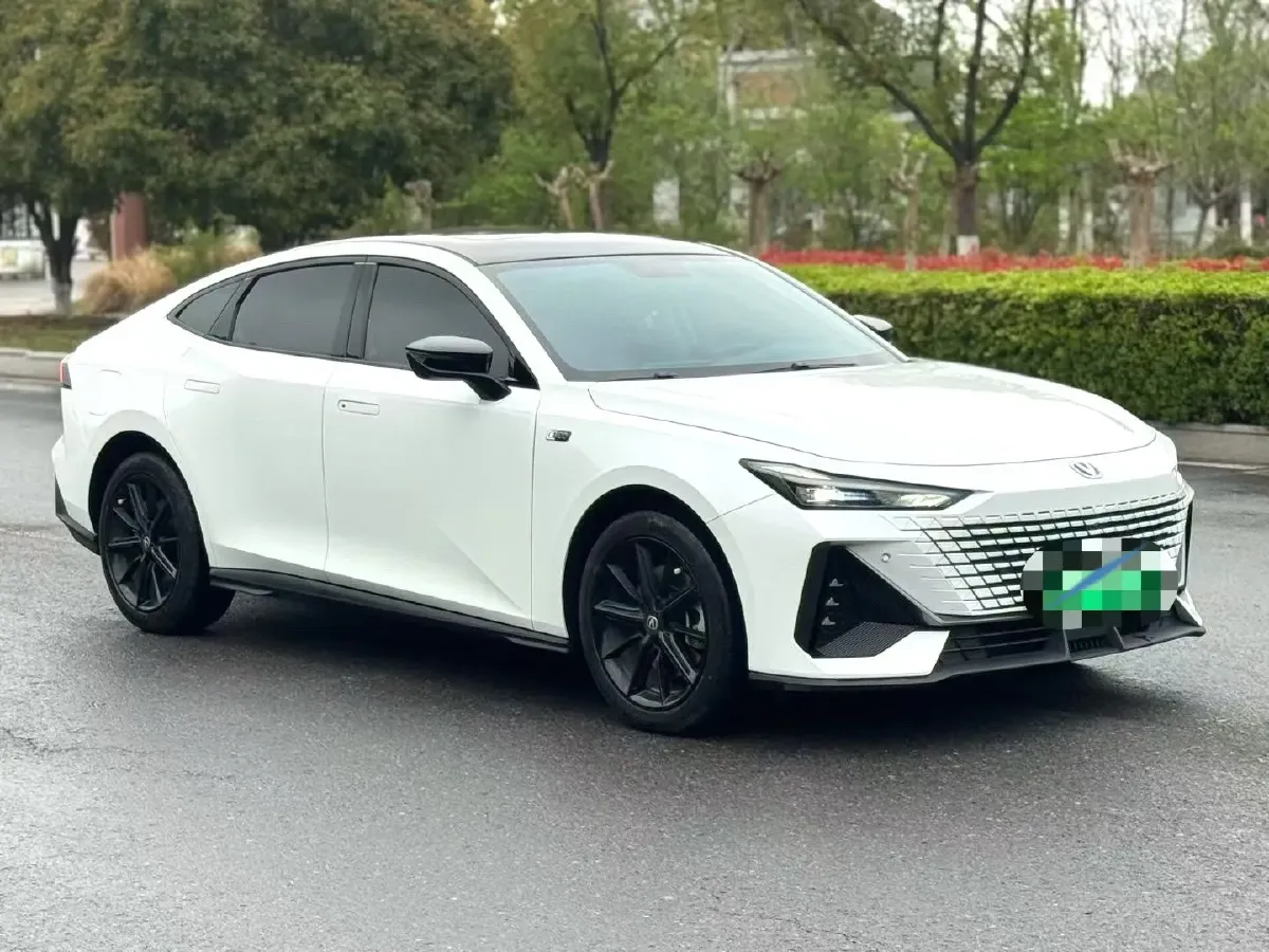 2023 ChangAn UNI-V iDD 1.5T 170HP L4 6TCT PHEV 18.4KWH,autocango,china used car exporter,china ev exporter,chinese used car exporter,chinese used ev exporter