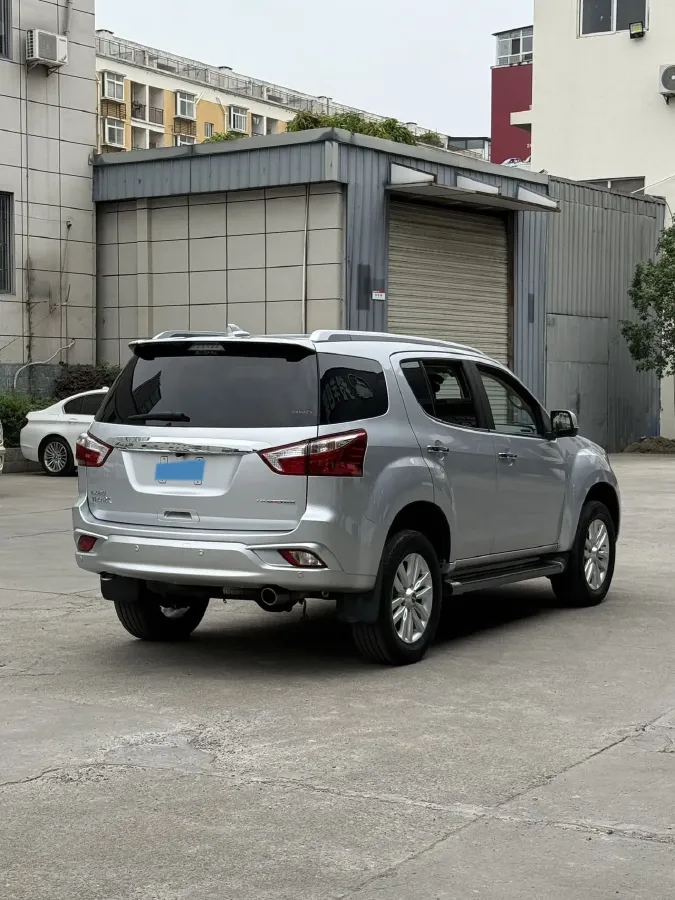 2020 Isuzu Mu-X 1.9T 166HP L4 6AT,autocango,china used car exporter,china ev exporter,chinese used car exporter,chinese used ev exporter