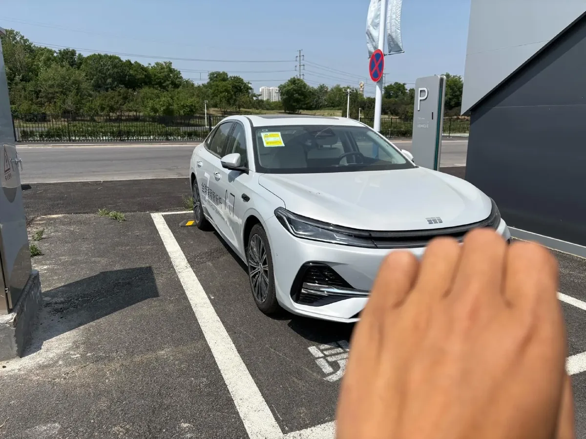 2025 Geely Galaxy A7 1.5L 112HP L4 1DHT PHEV,autocango,china used car exporter,china ev exporter,chinese used car exporter,chinese used ev exporter