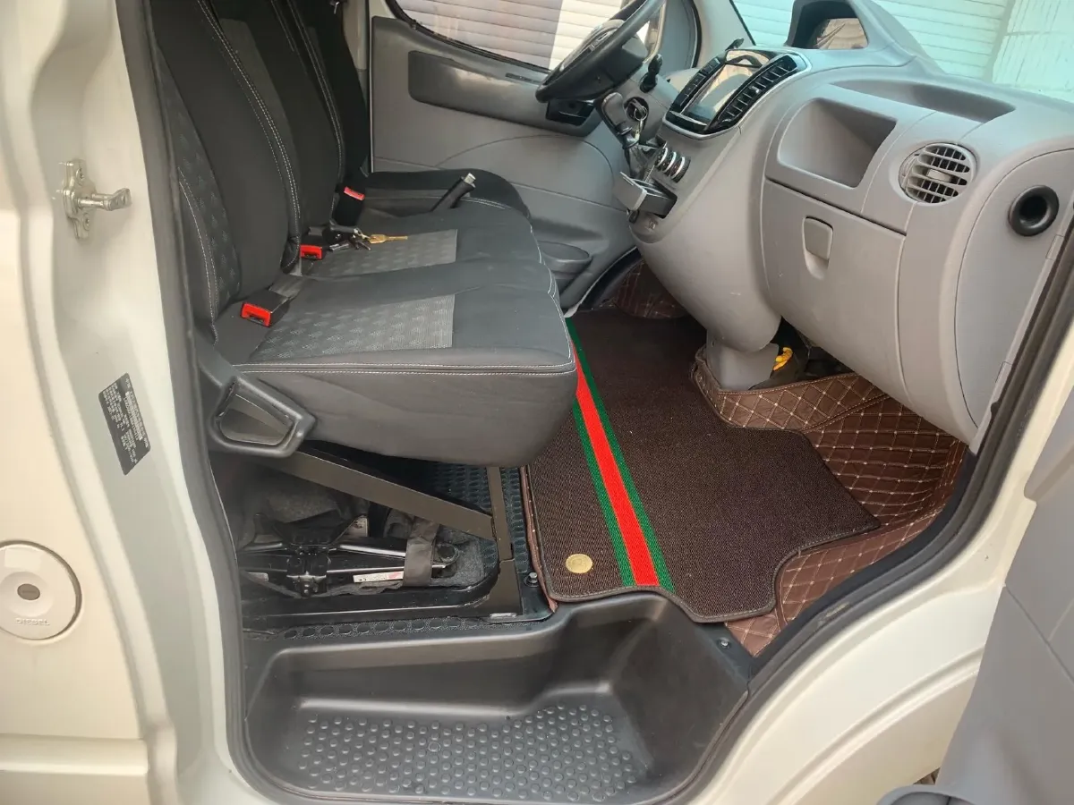 2019 MAXUS XinTu V80 2.0T 139HP L4 6MT,autocango,china used car exporter,china ev exporter,chinese used car exporter,chinese used ev exporter