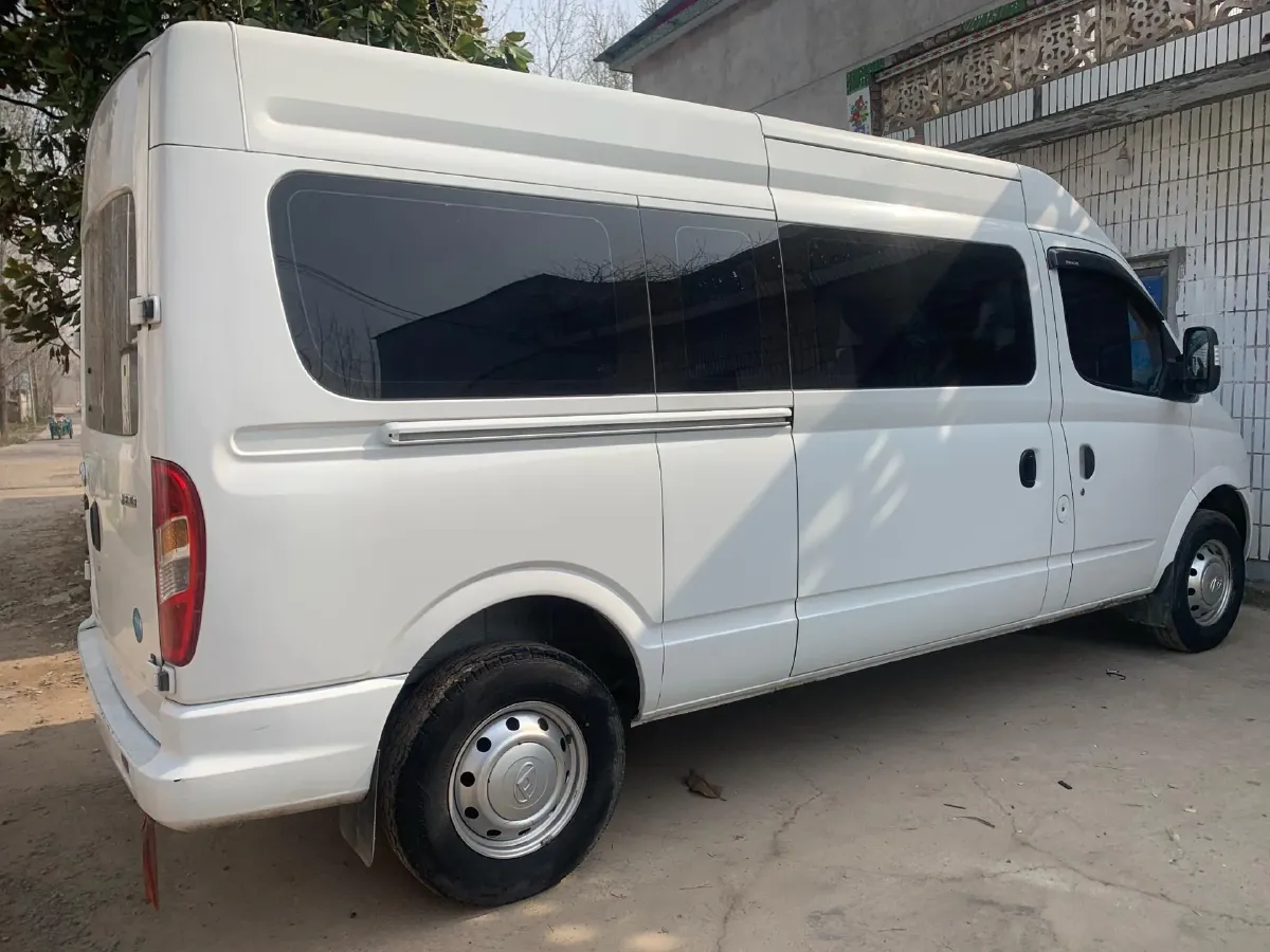 2019 MAXUS XinTu V80 2.0T 139HP L4 6MT,autocango,china used car exporter,china ev exporter,chinese used car exporter,chinese used ev exporter
