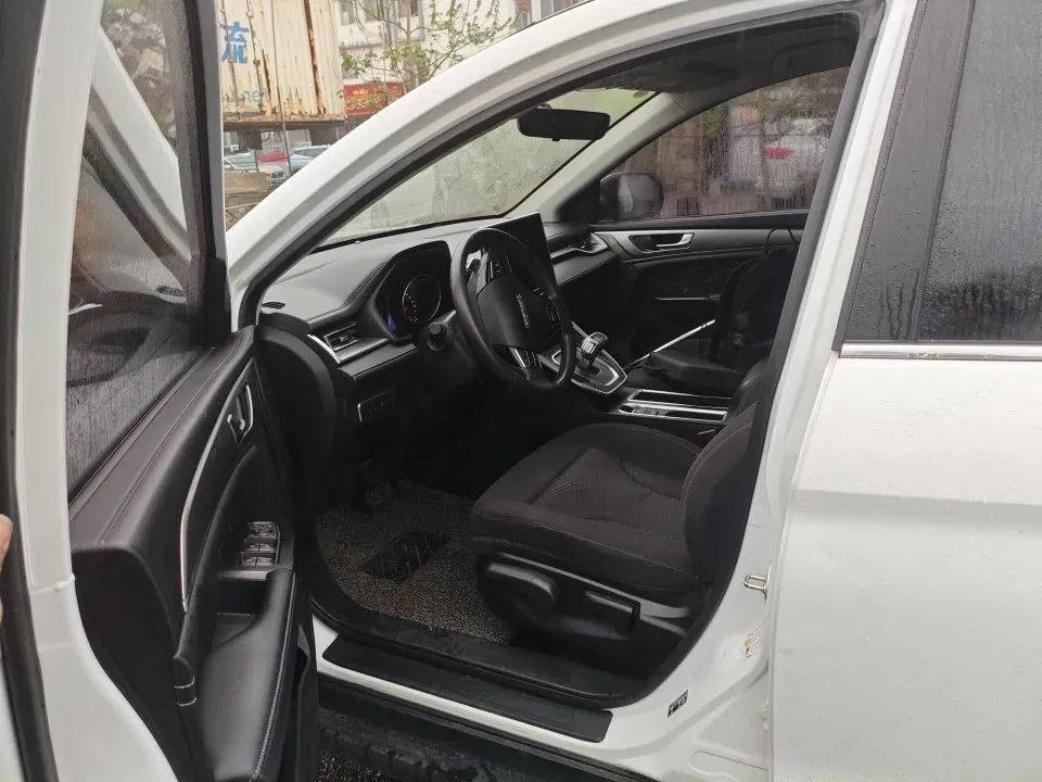 2023 Haval M6 1.5T 150HP L4 7DCT,autocango,china used car exporter,china ev exporter,chinese used car exporter,chinese used ev exporter