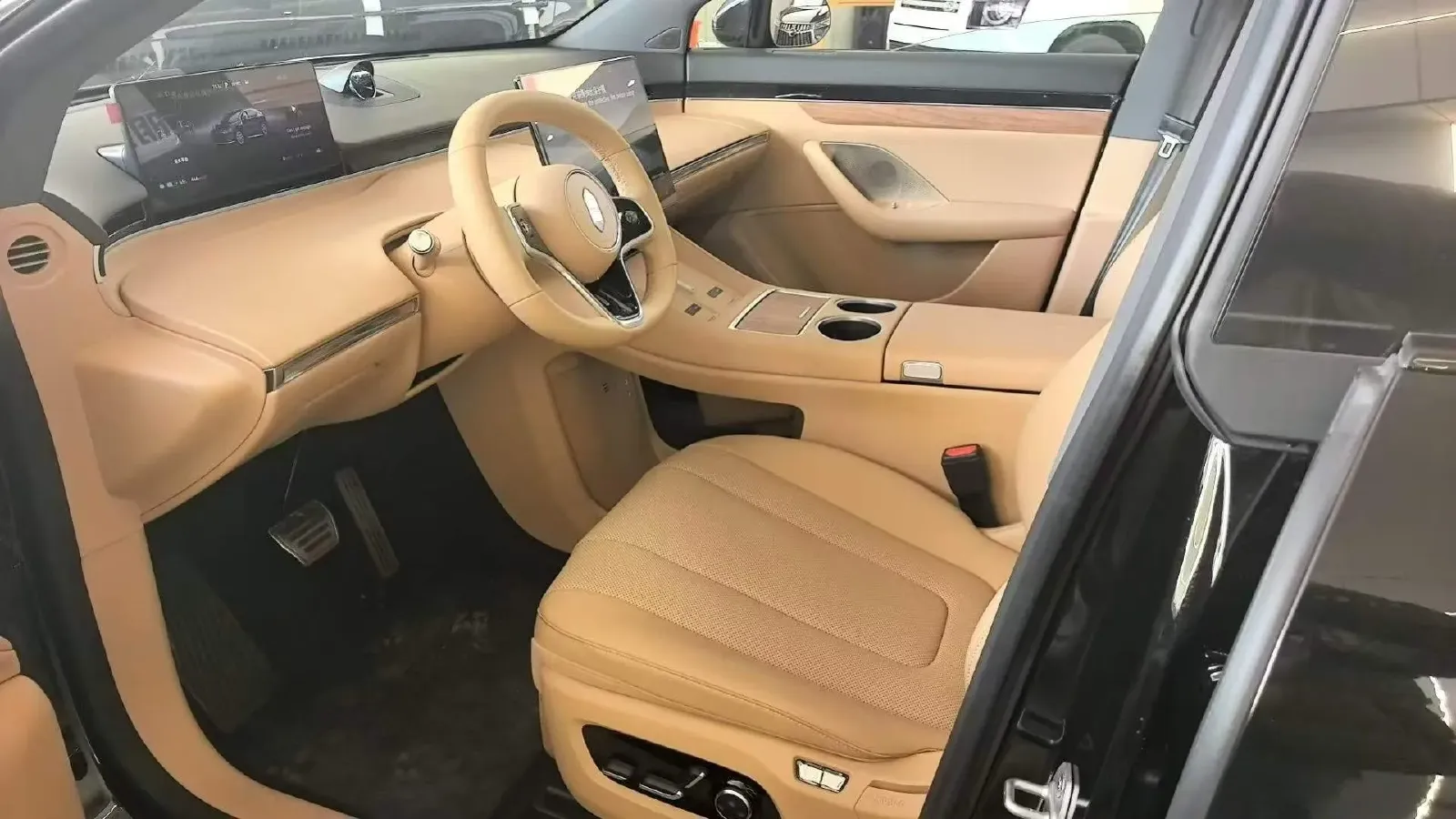 2026 Luxeed R7 REEV 156HP REEV,autocango,china used car exporter,china ev exporter,chinese used car exporter,chinese used ev exporter