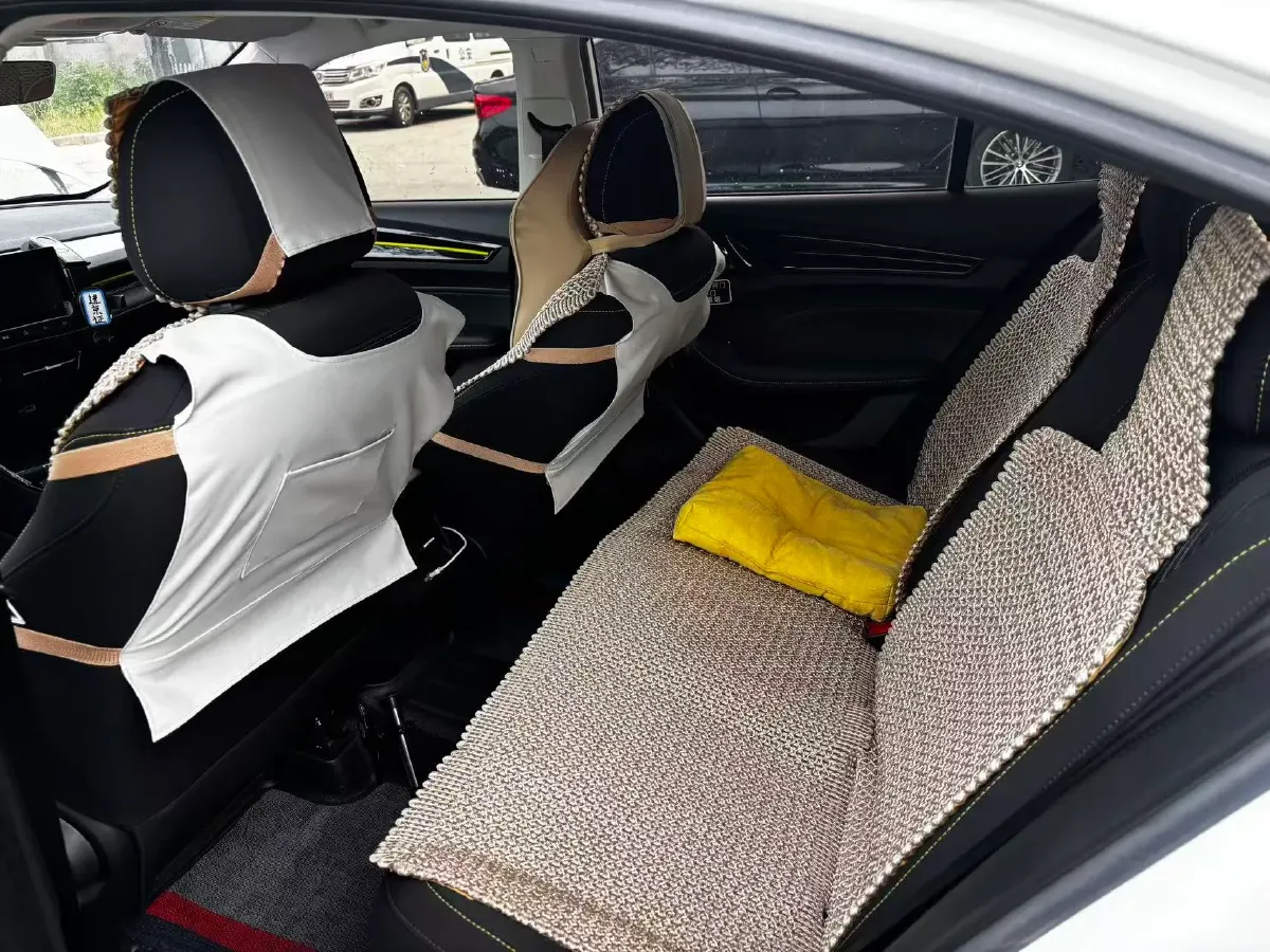 2021 Roewe i5 1.5L 120HP L4 5MT,autocango,china used car exporter,china ev exporter,chinese used car exporter,chinese used ev exporter